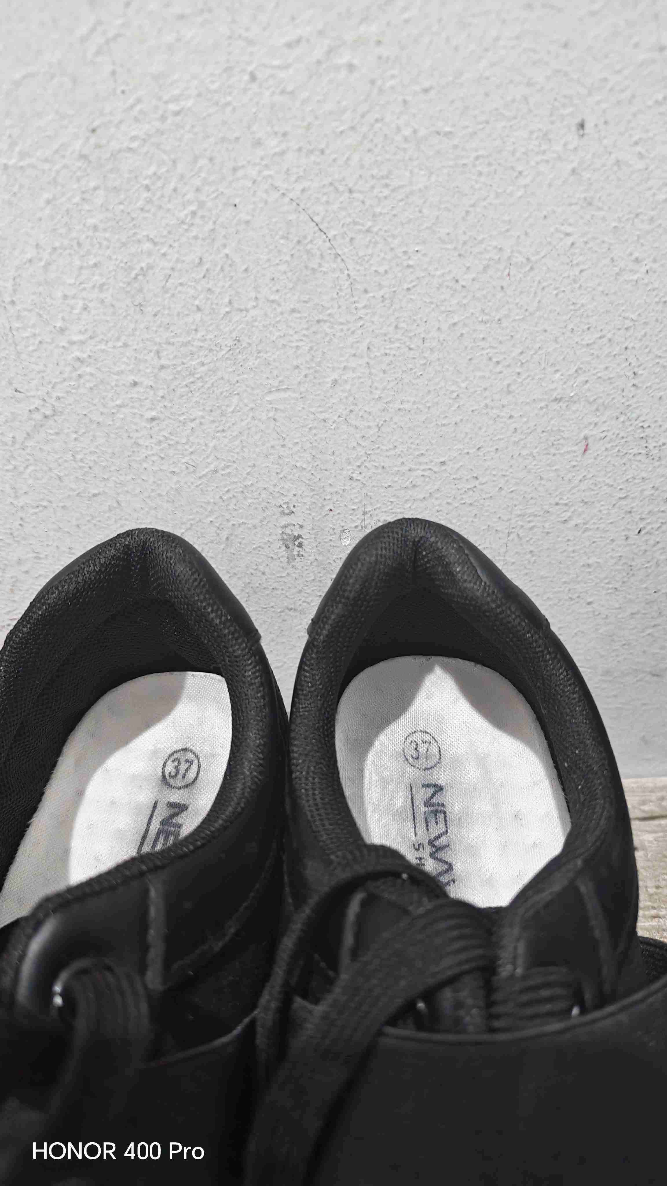 Zapatillas negras elegantes - miniatura 2