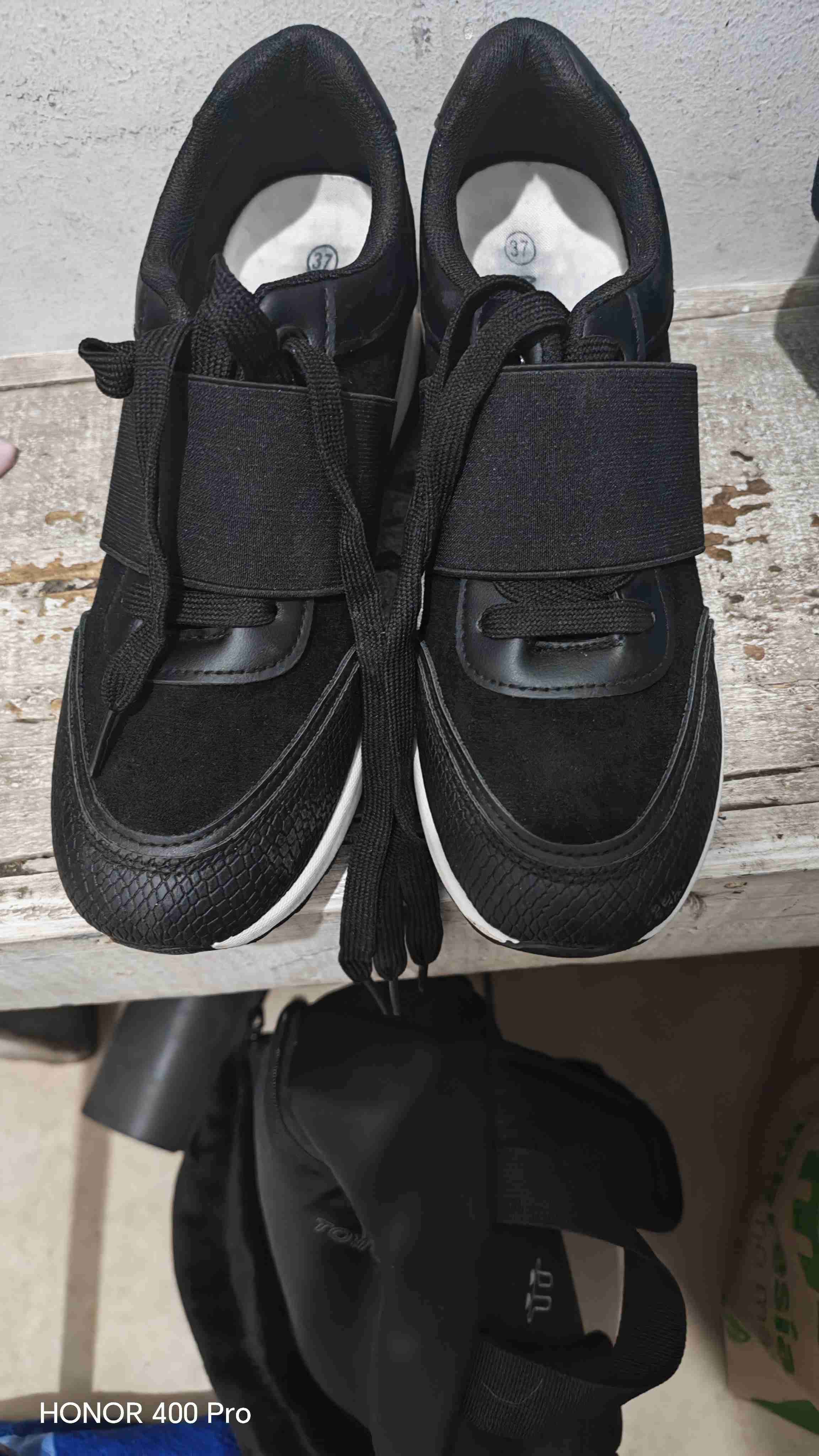 Zapatillas negras elegantes - miniatura 4