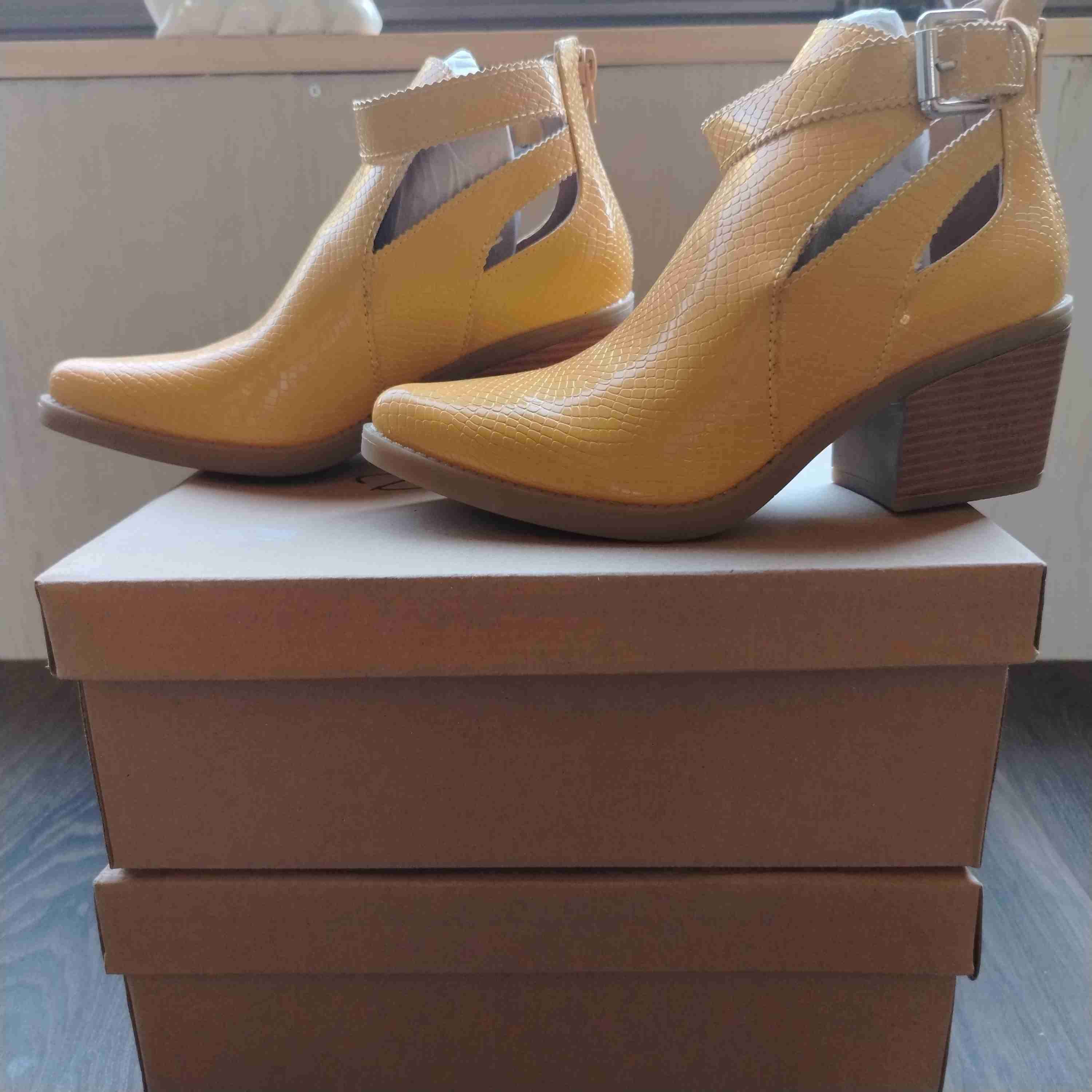 Zapatos estilo campero, mostaza Cuero sintético - miniatura 3