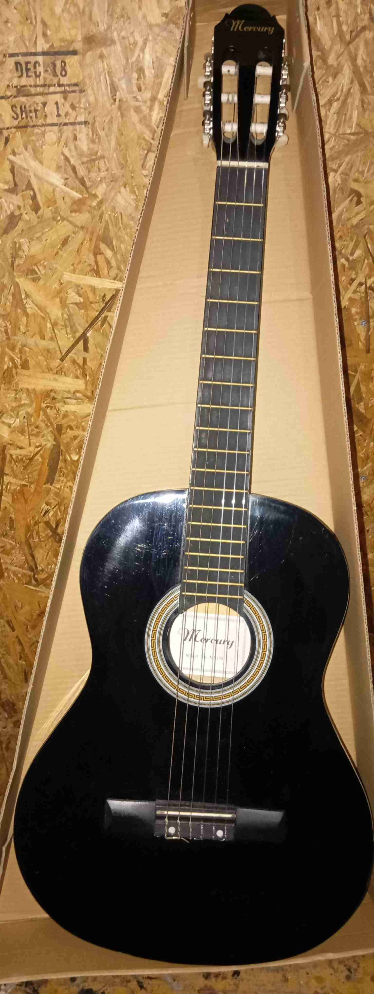 Guitarra clásica negra Mercury - miniatura 1