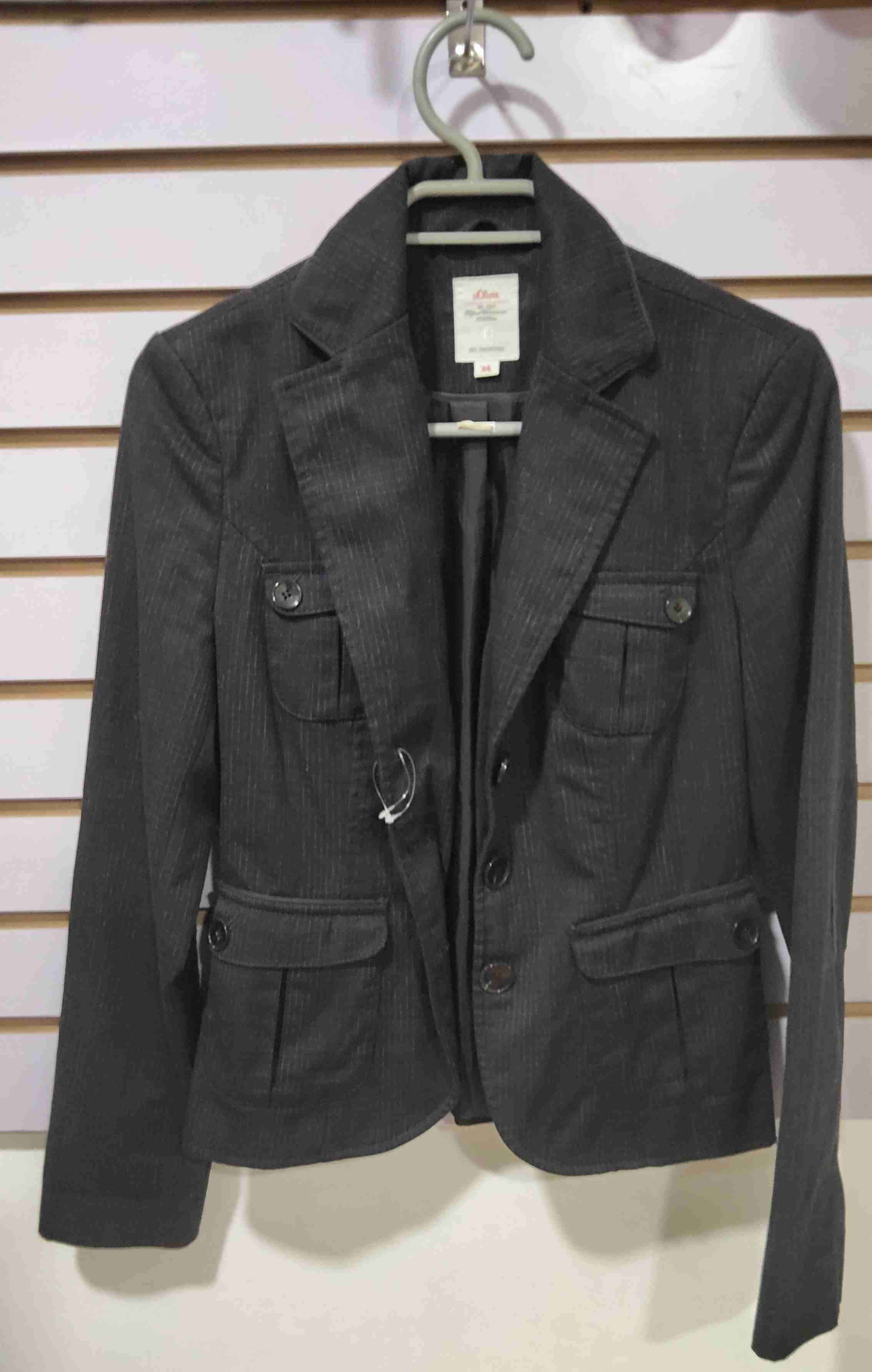 Blazer gris oscuro a rayas