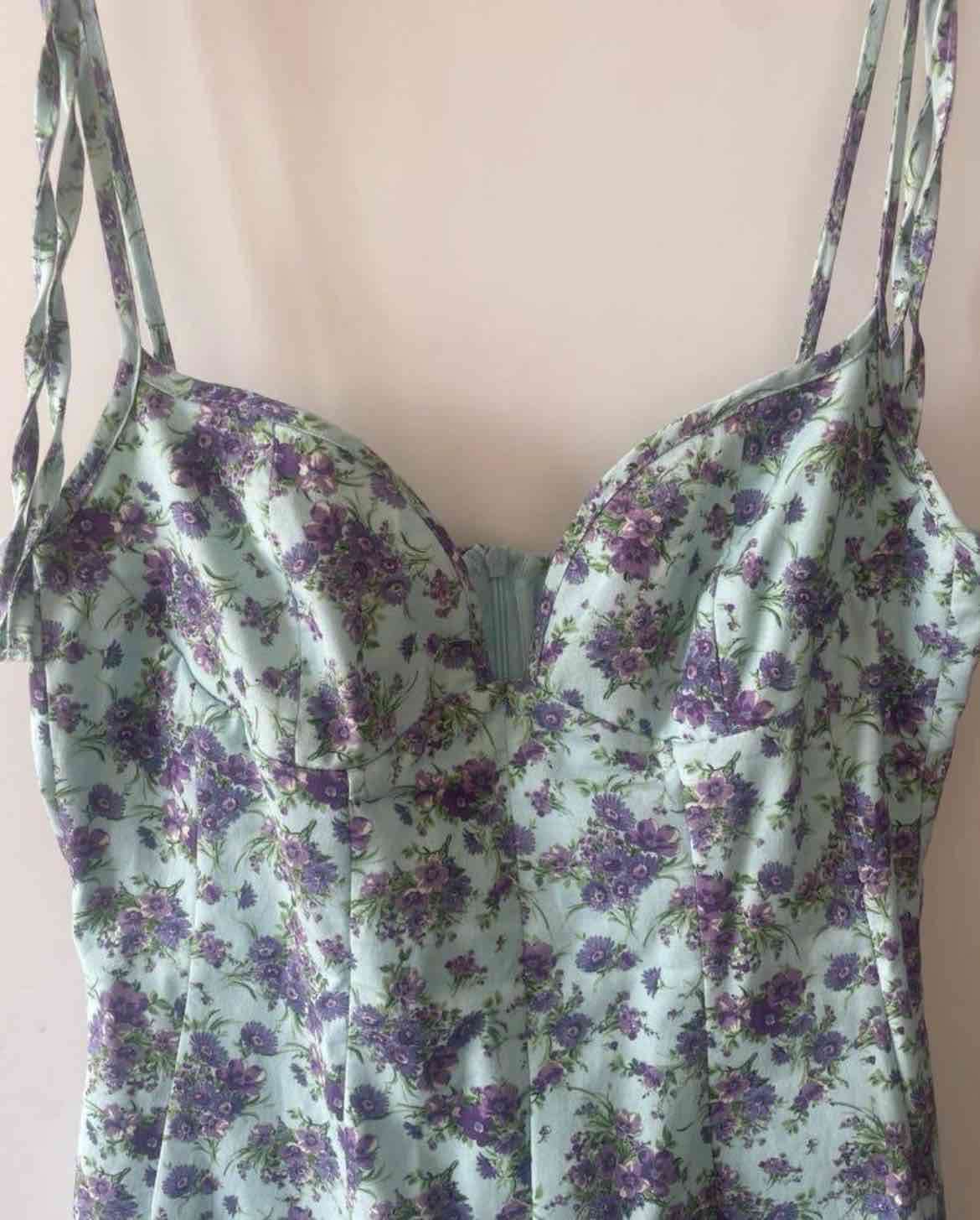 Vestido floral verde claro - miniatura 2