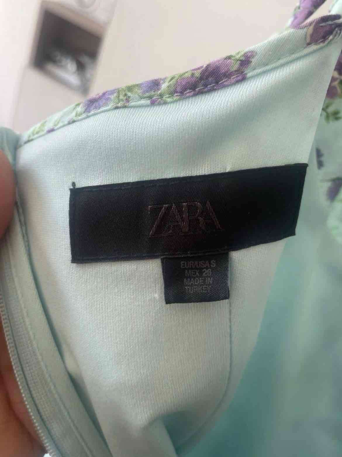 Vestido floral verde claro - miniatura 3