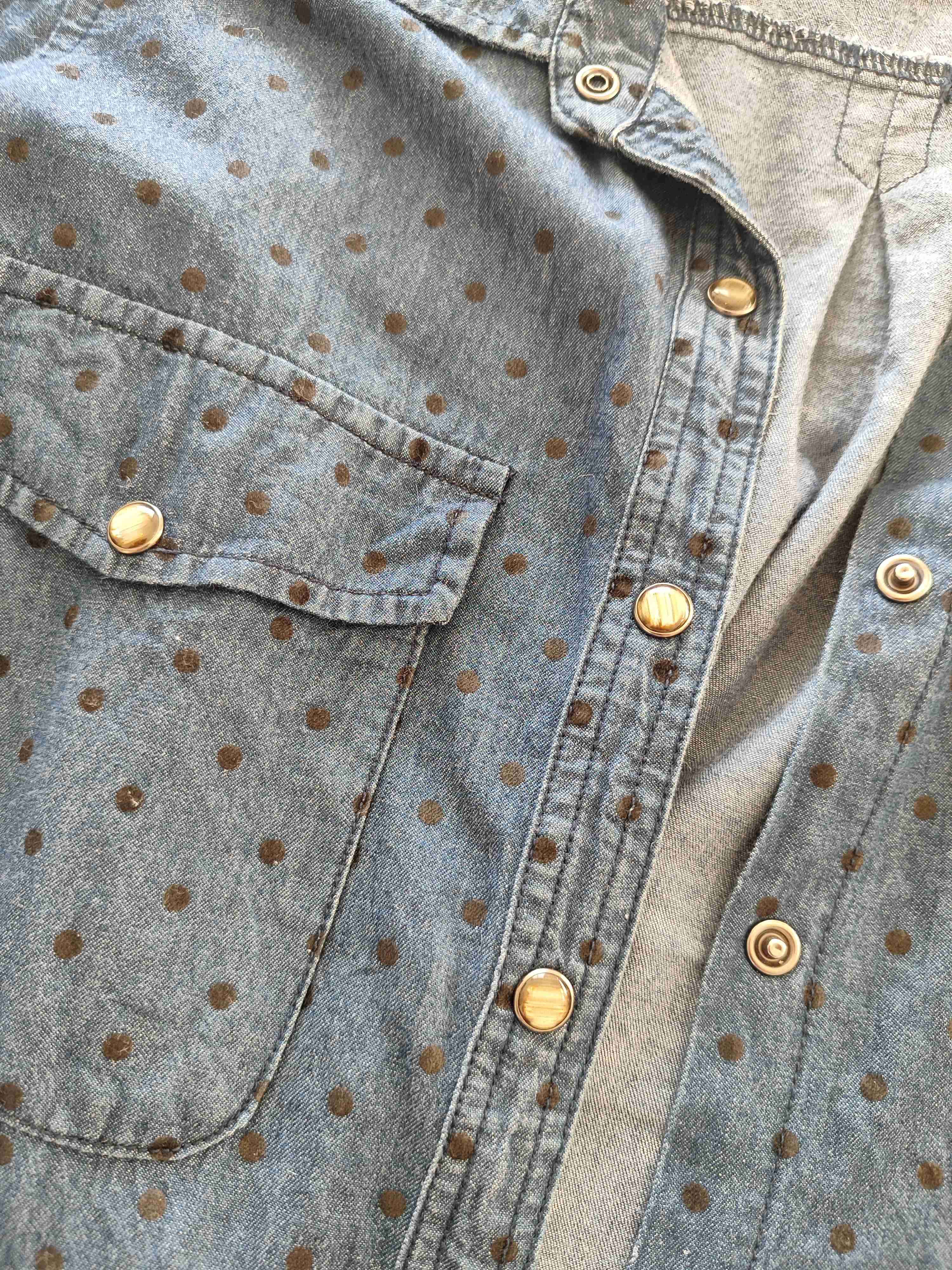 Camisa denim azul con estampado - miniatura 3