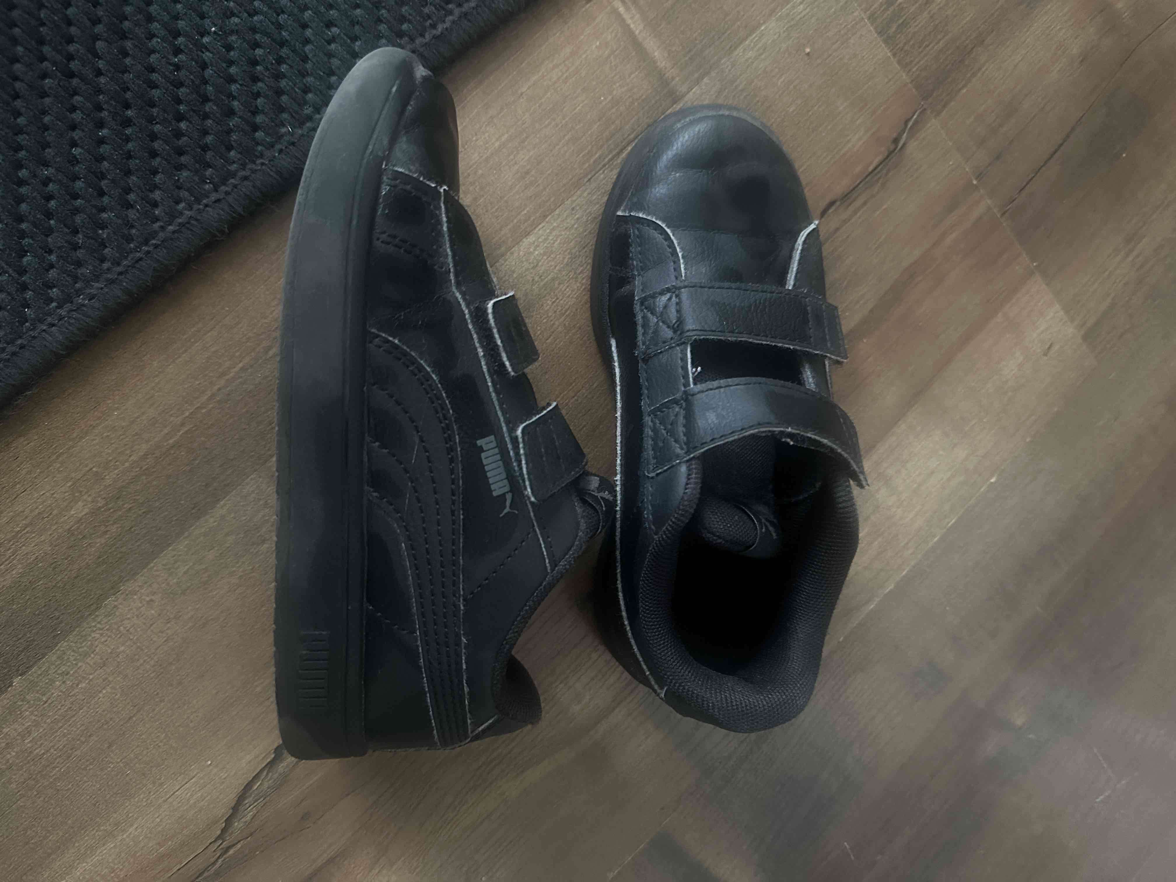 Zapatillas negras para niños - miniatura 1