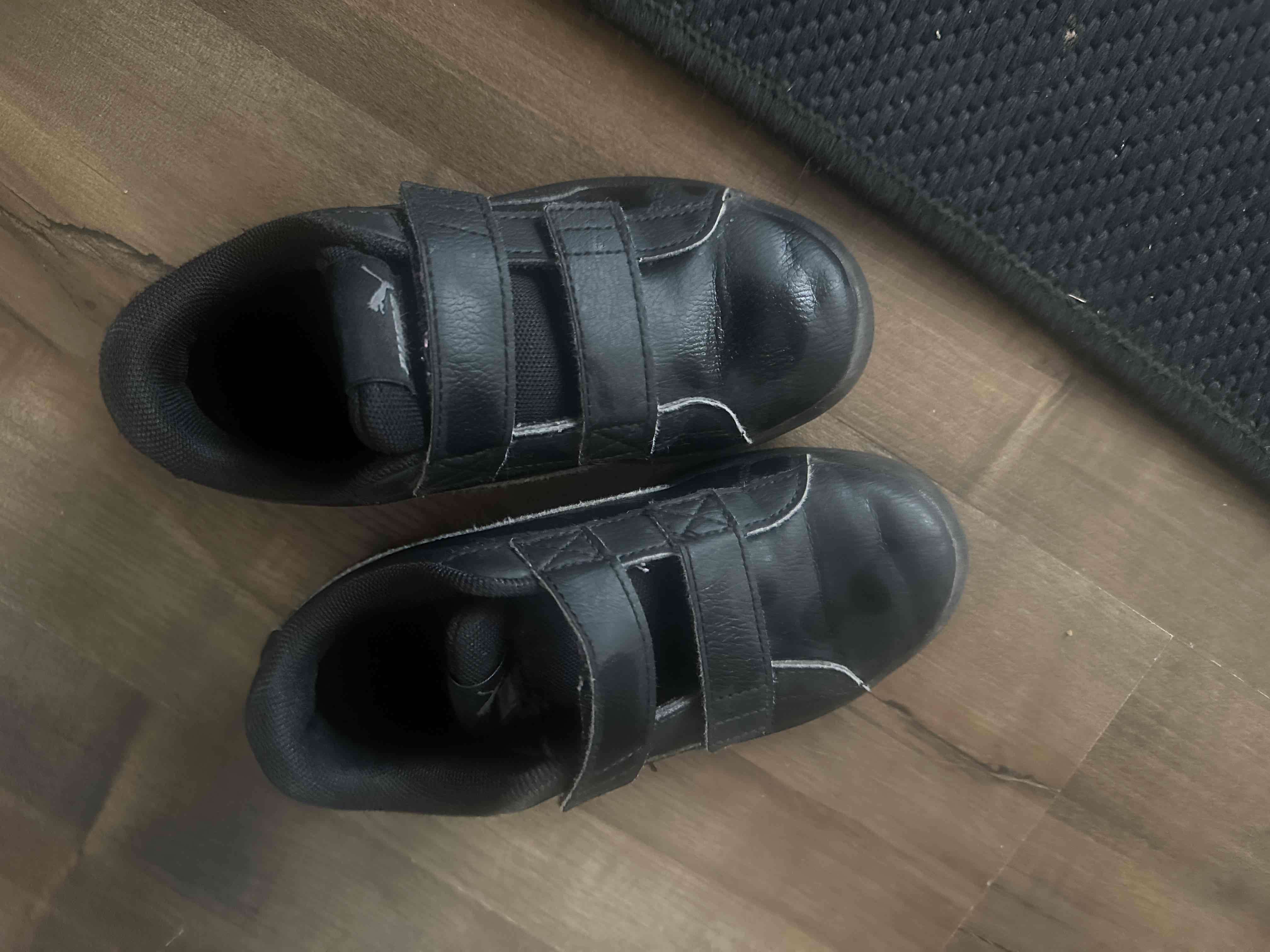 Zapatillas negras para niños - miniatura 2