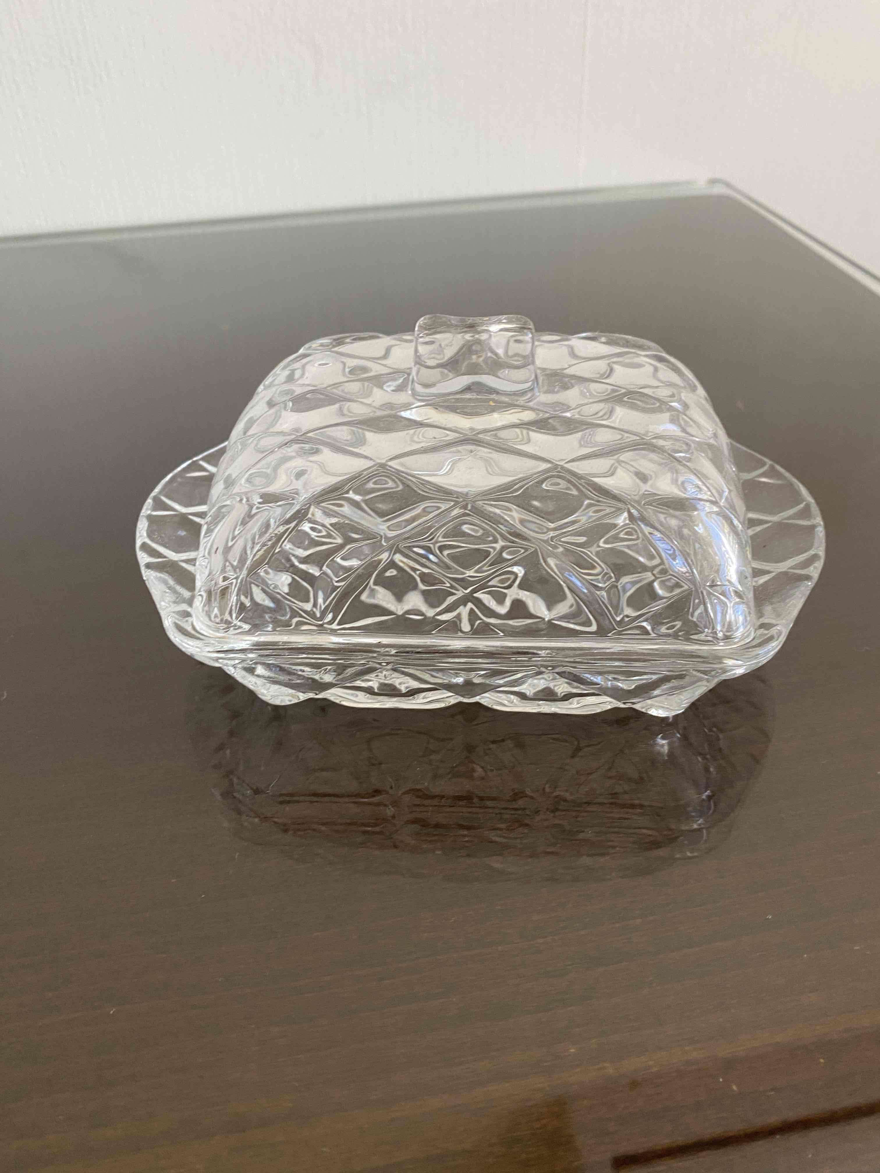 Mantequillera de cristal tallado