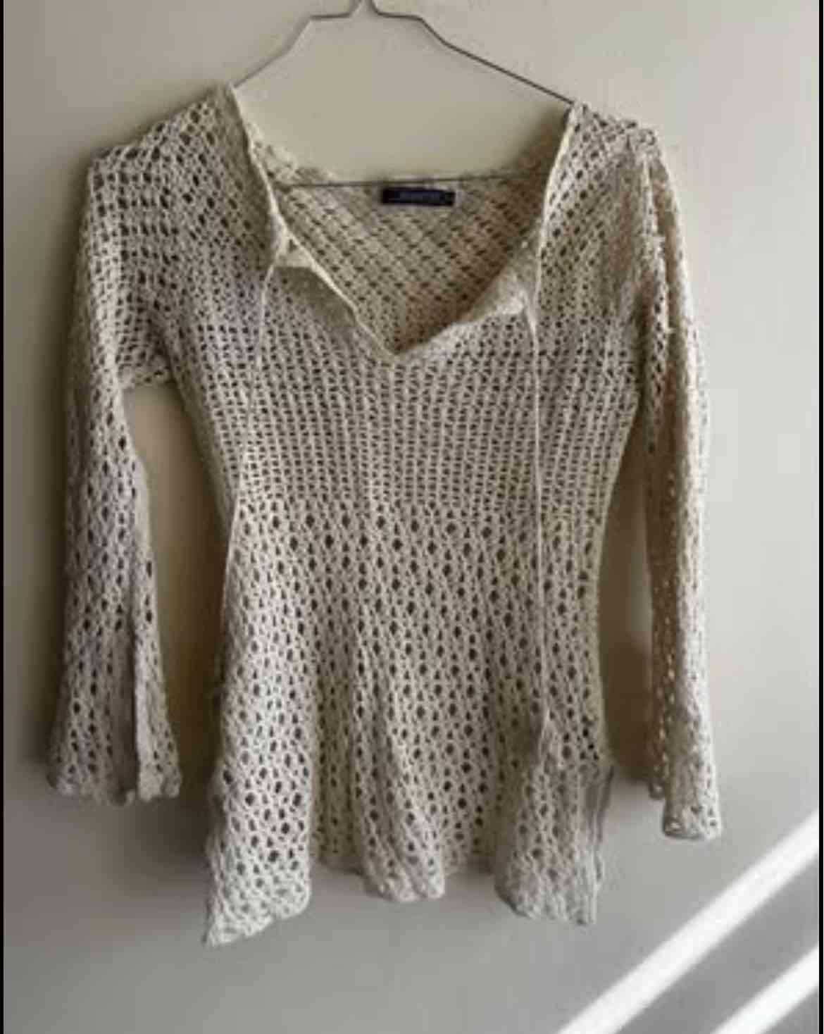 Blusa tejido crochet beige