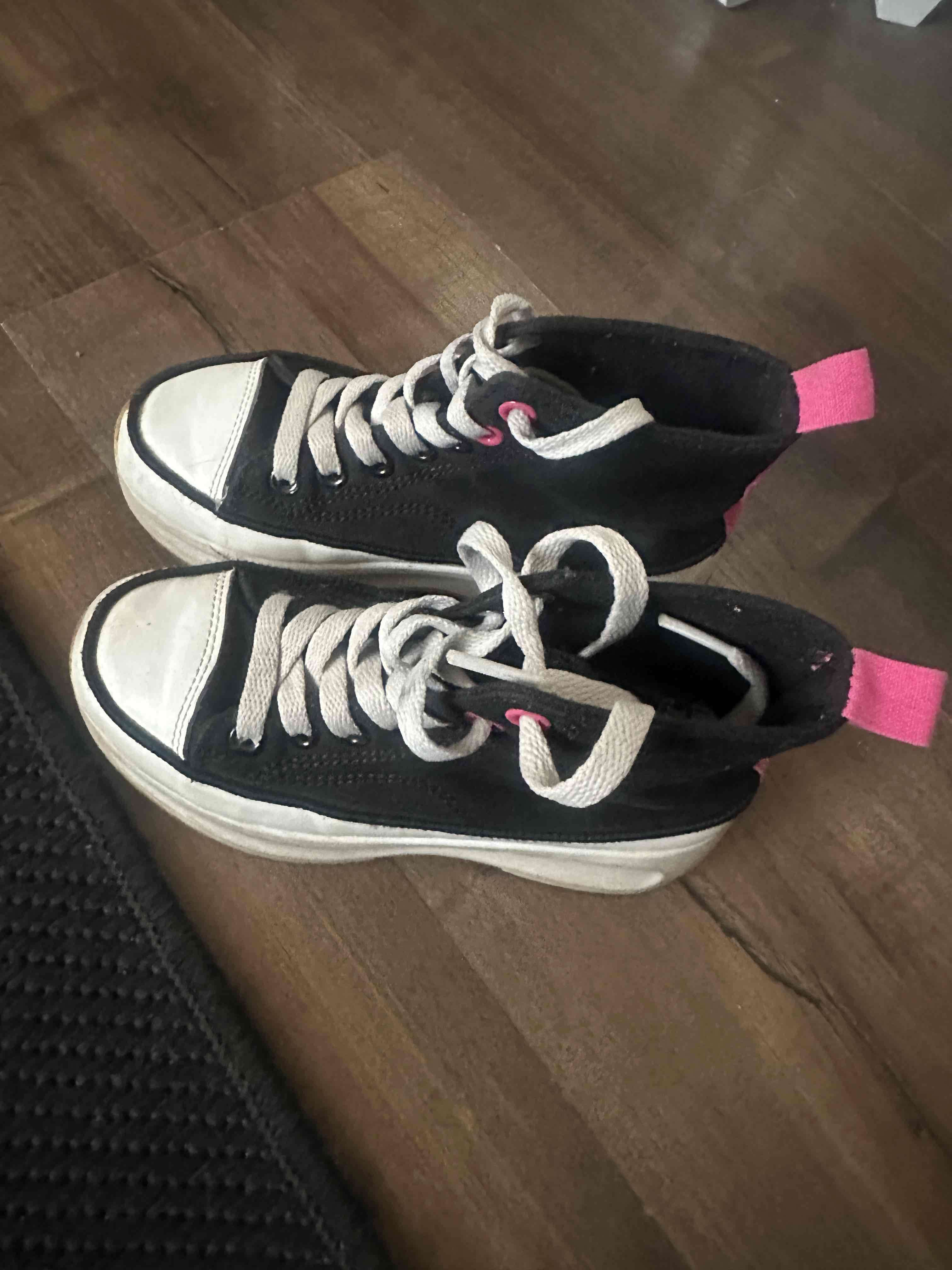 Zapatillas negras para niña - miniatura 1