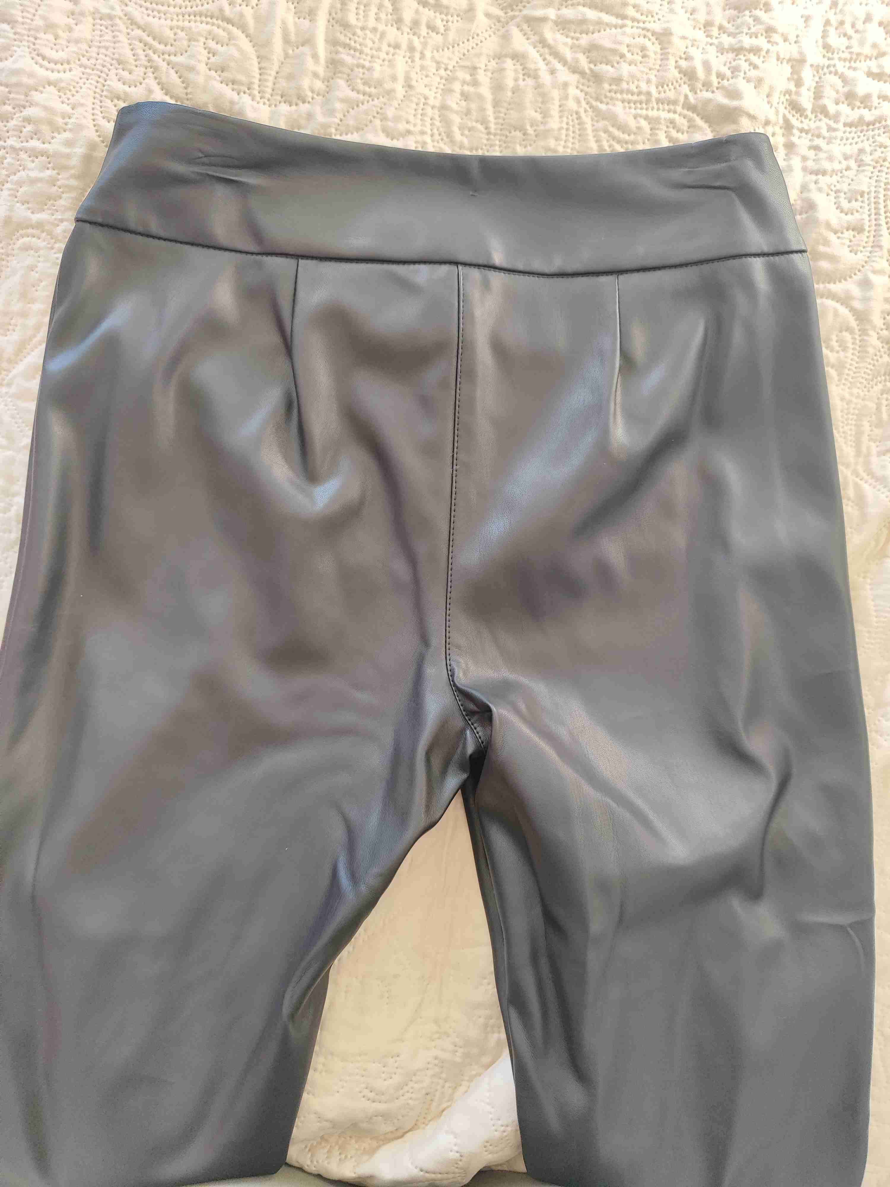 Leggings negros de cuero sintético IO - miniatura 3