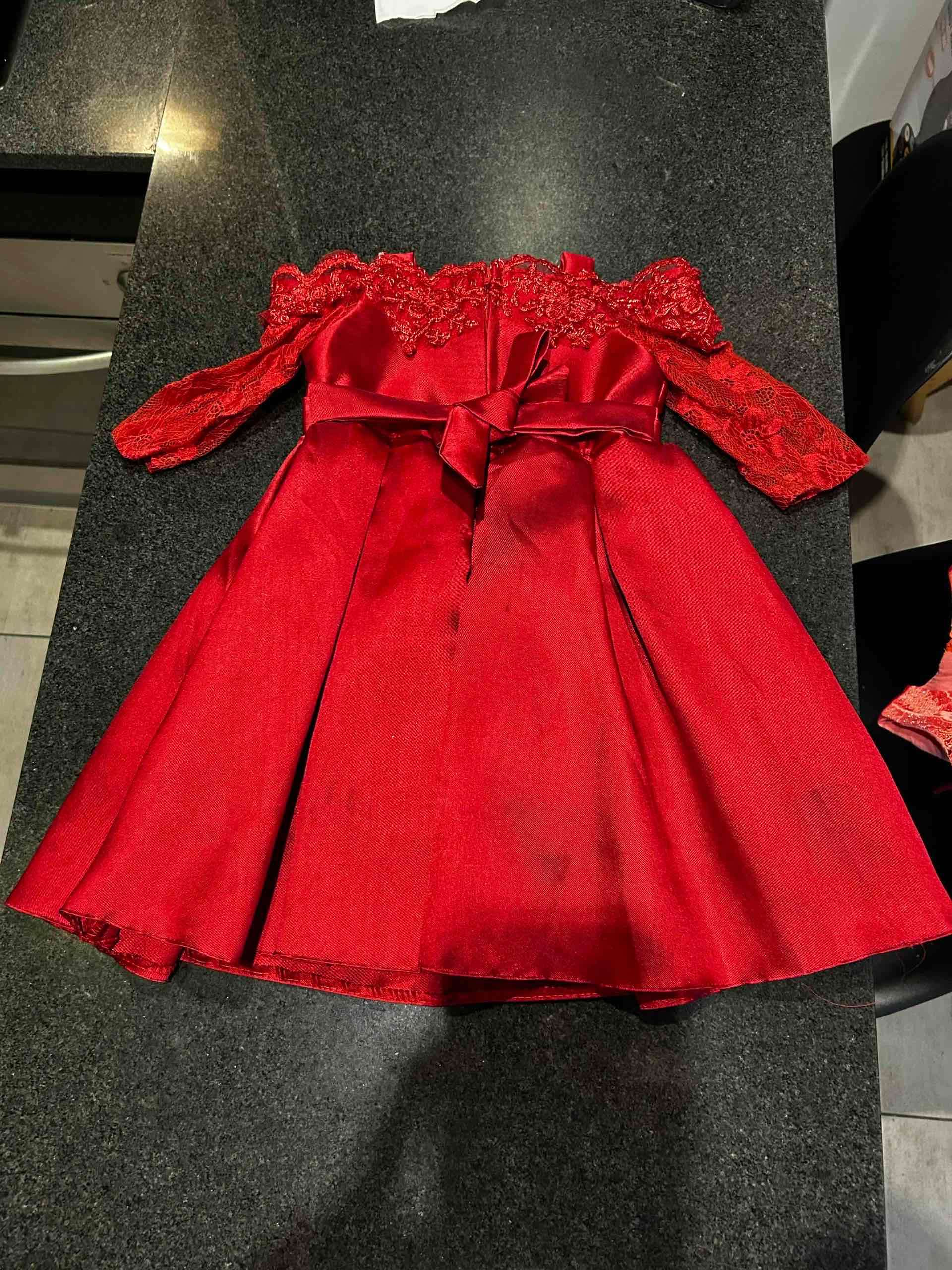 Vestido rojo para niña - miniatura 1