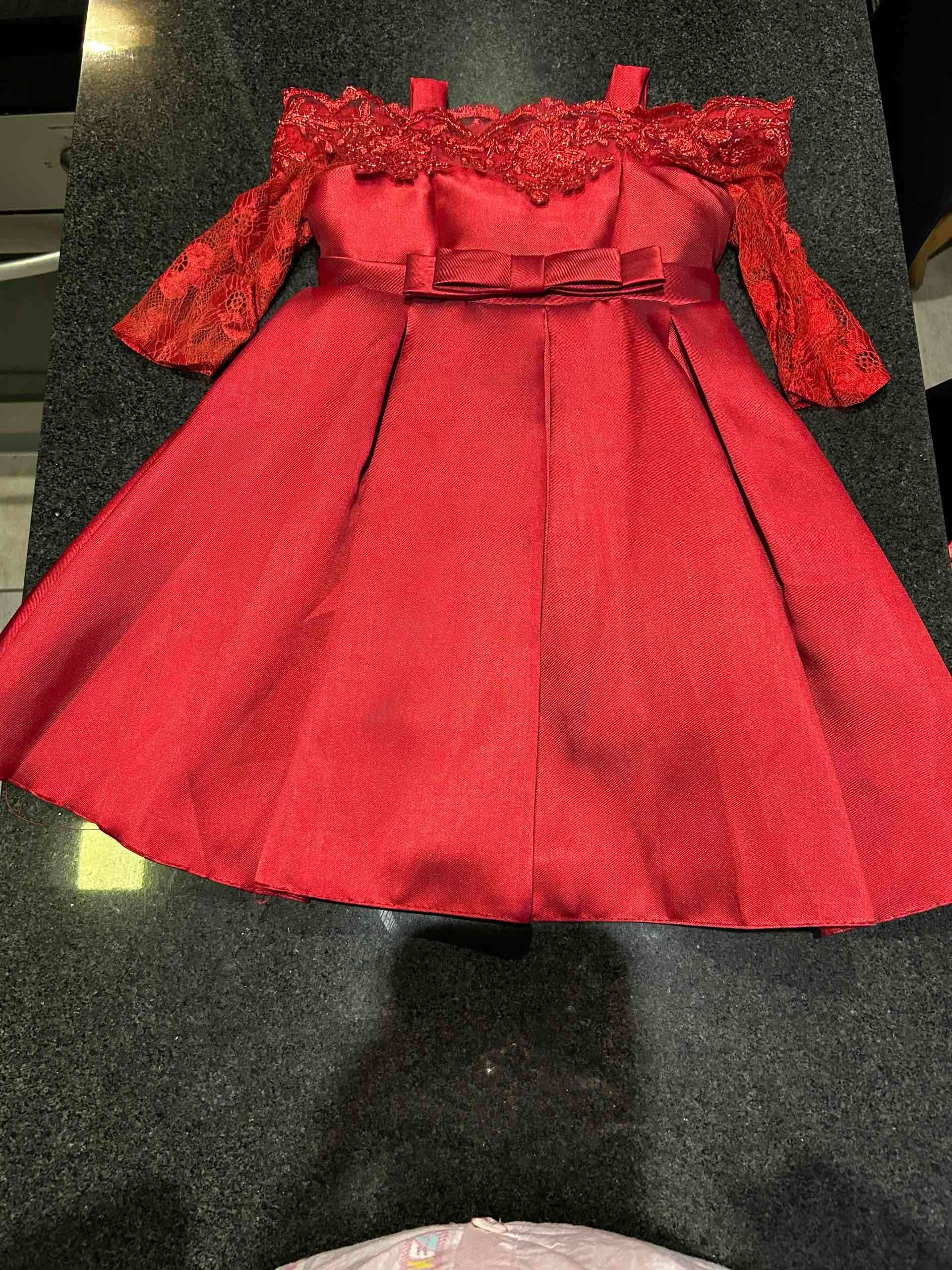 Vestido rojo para niña - miniatura 2