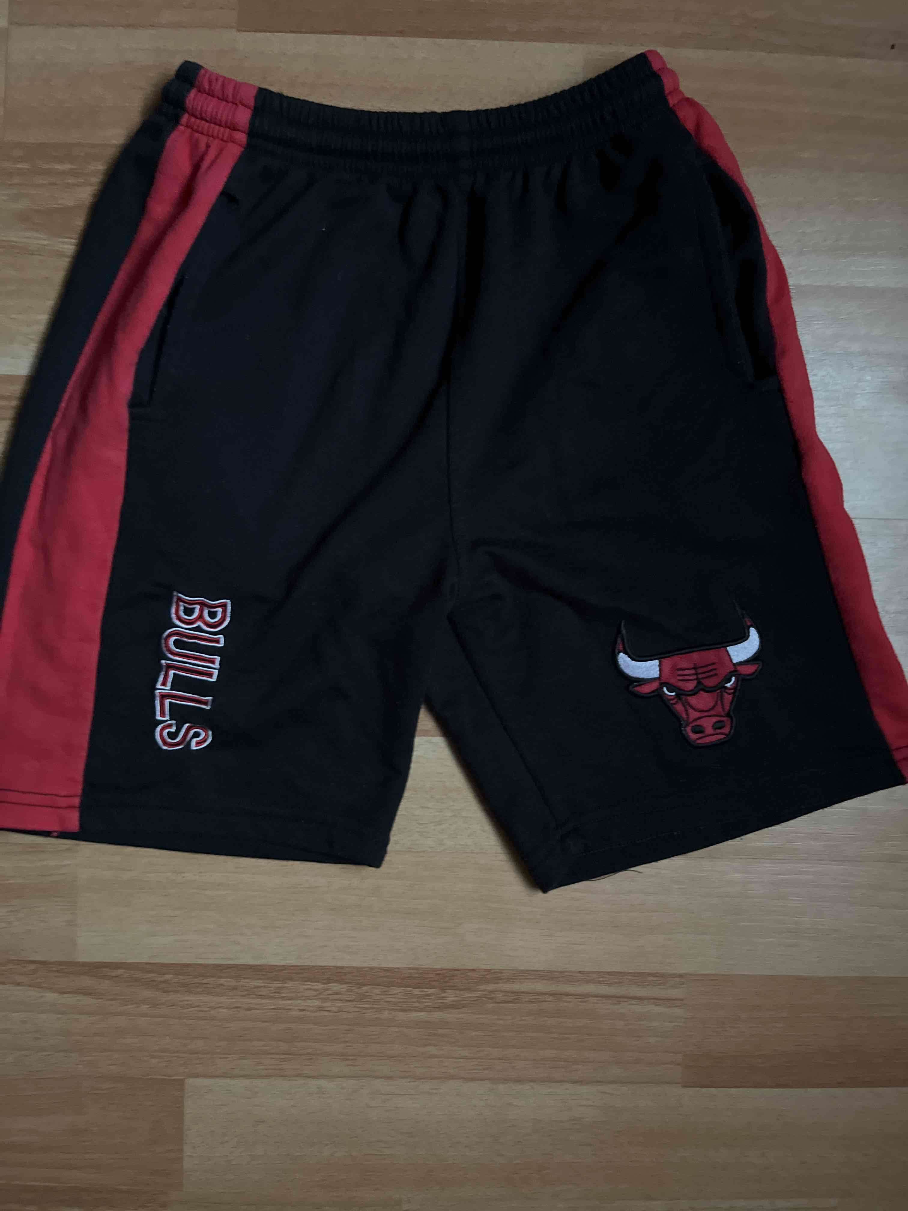 Conjunto deportivo Bulls rojo Talla 12-14 Niños - miniatura 4