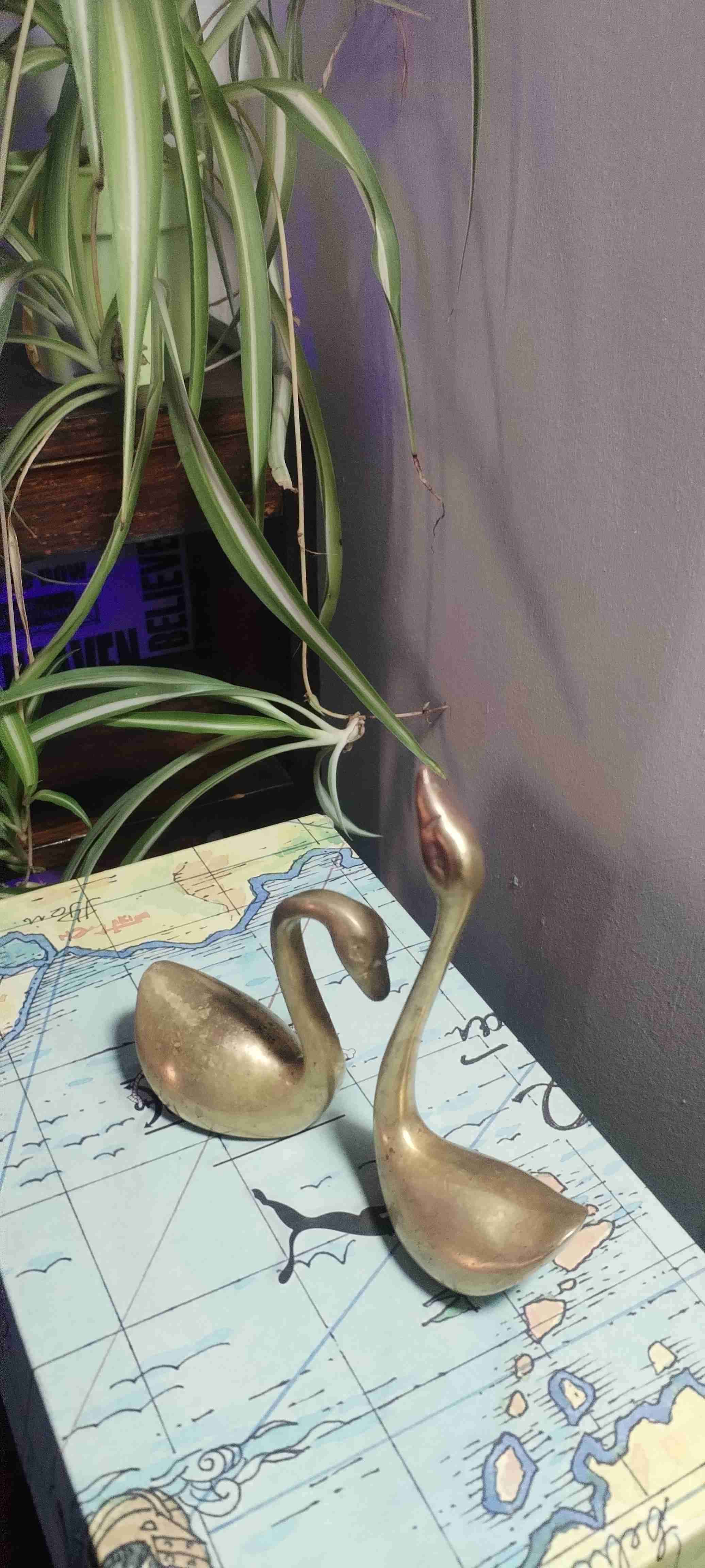 Pareja de cisnes de bronce macizo - miniatura 1