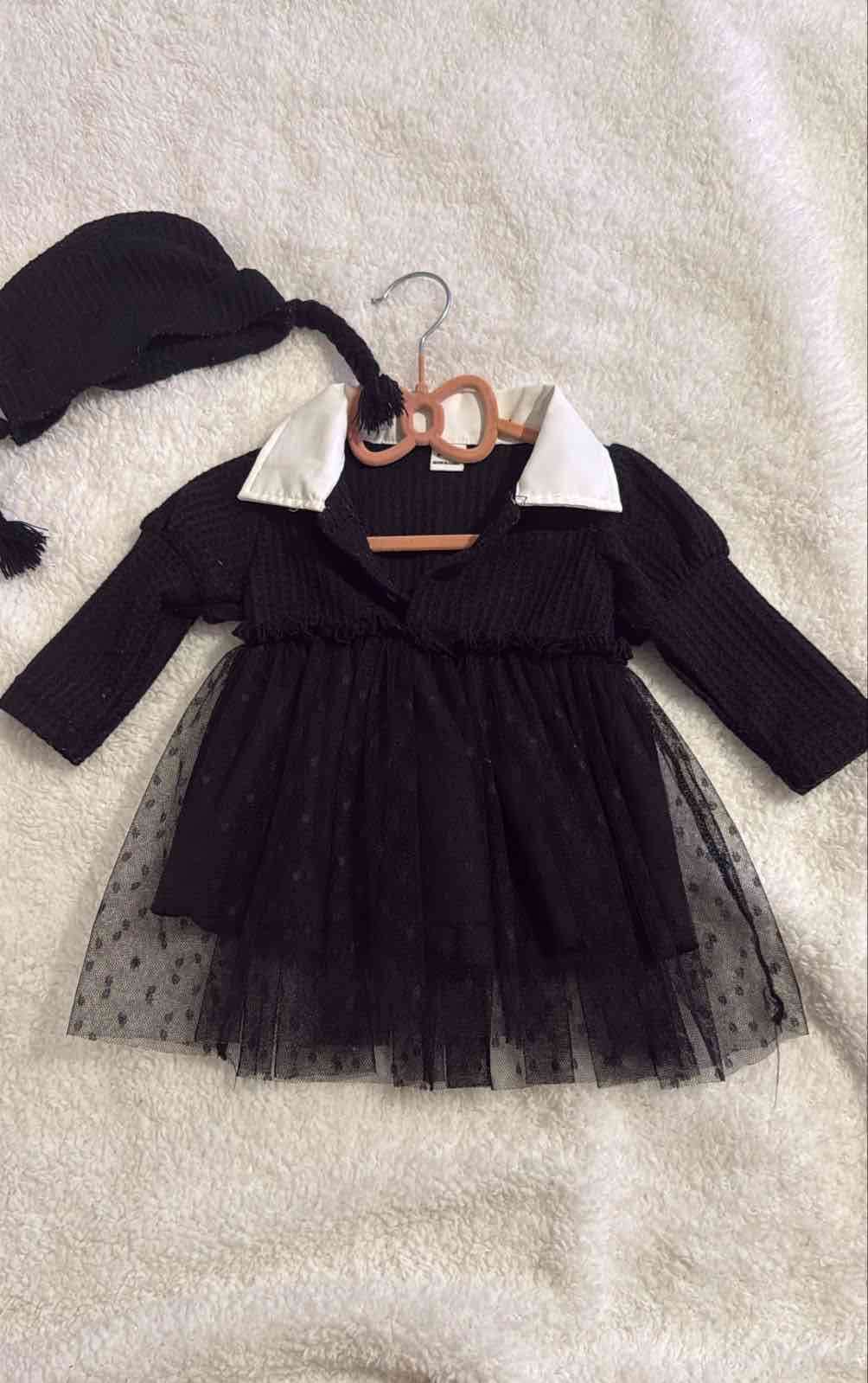 Vestido de niña negro con gorro