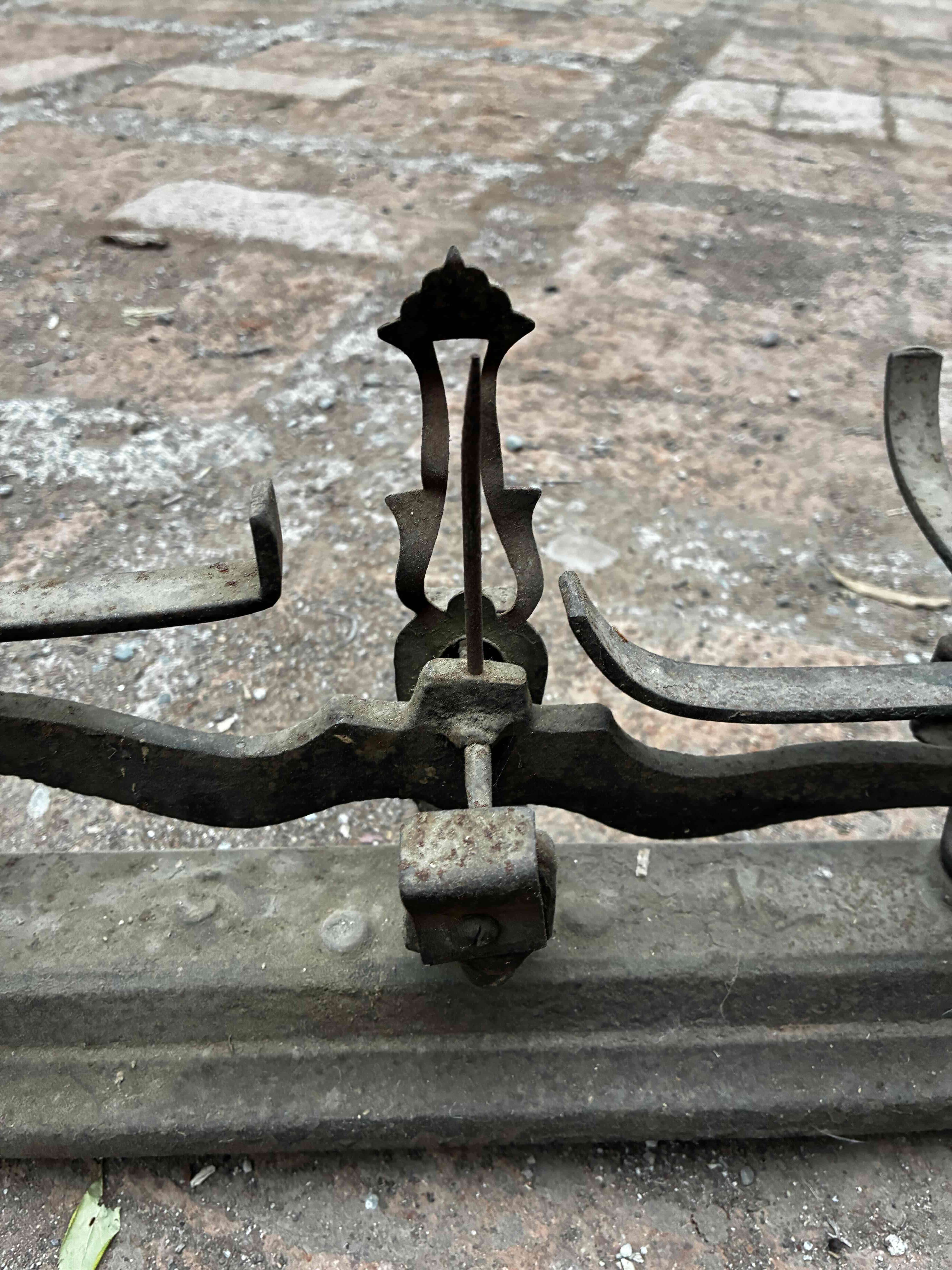 Balanza antigua de fierro - miniatura 2