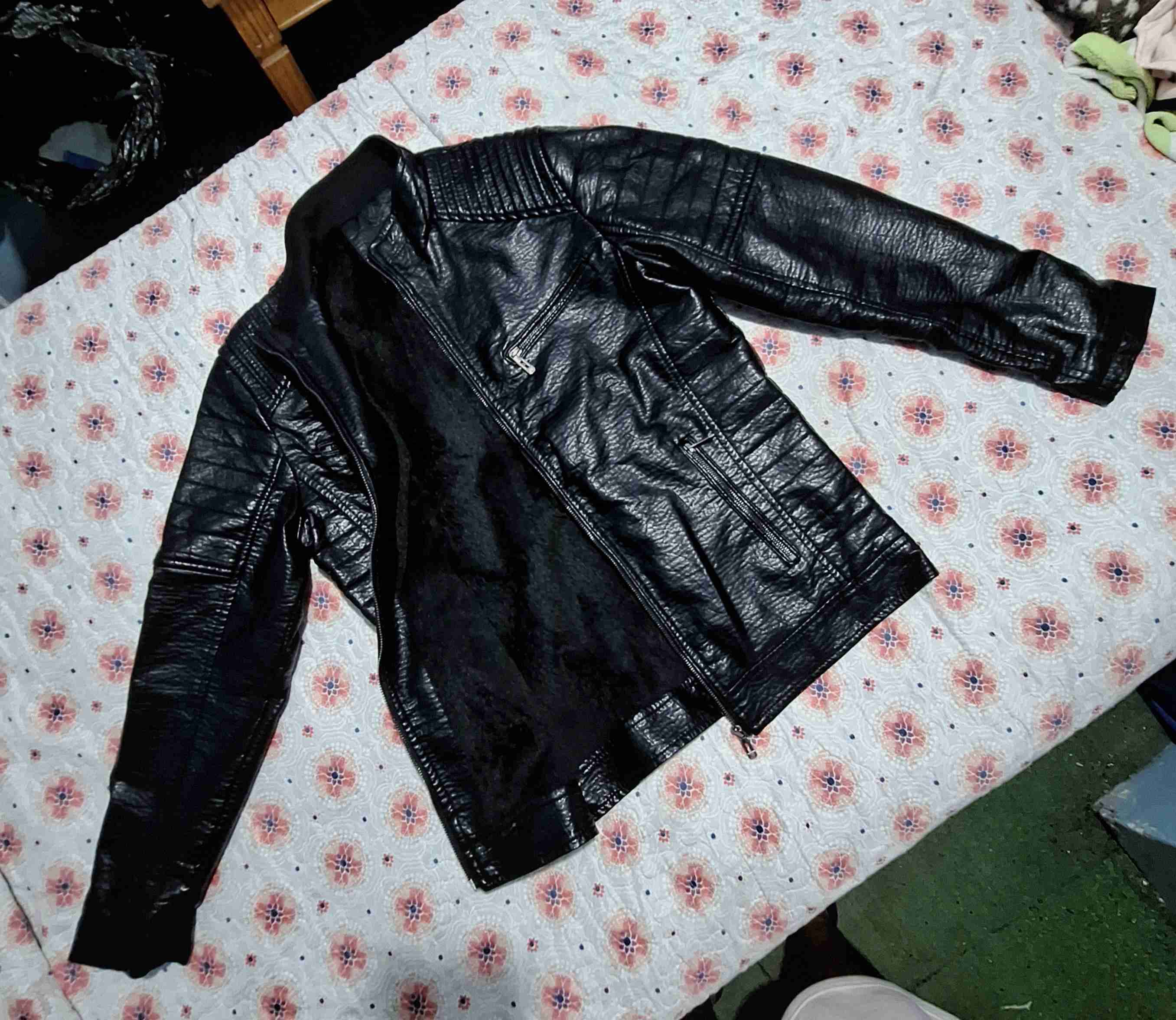 Chaqueta negra eco cuero - miniatura 3