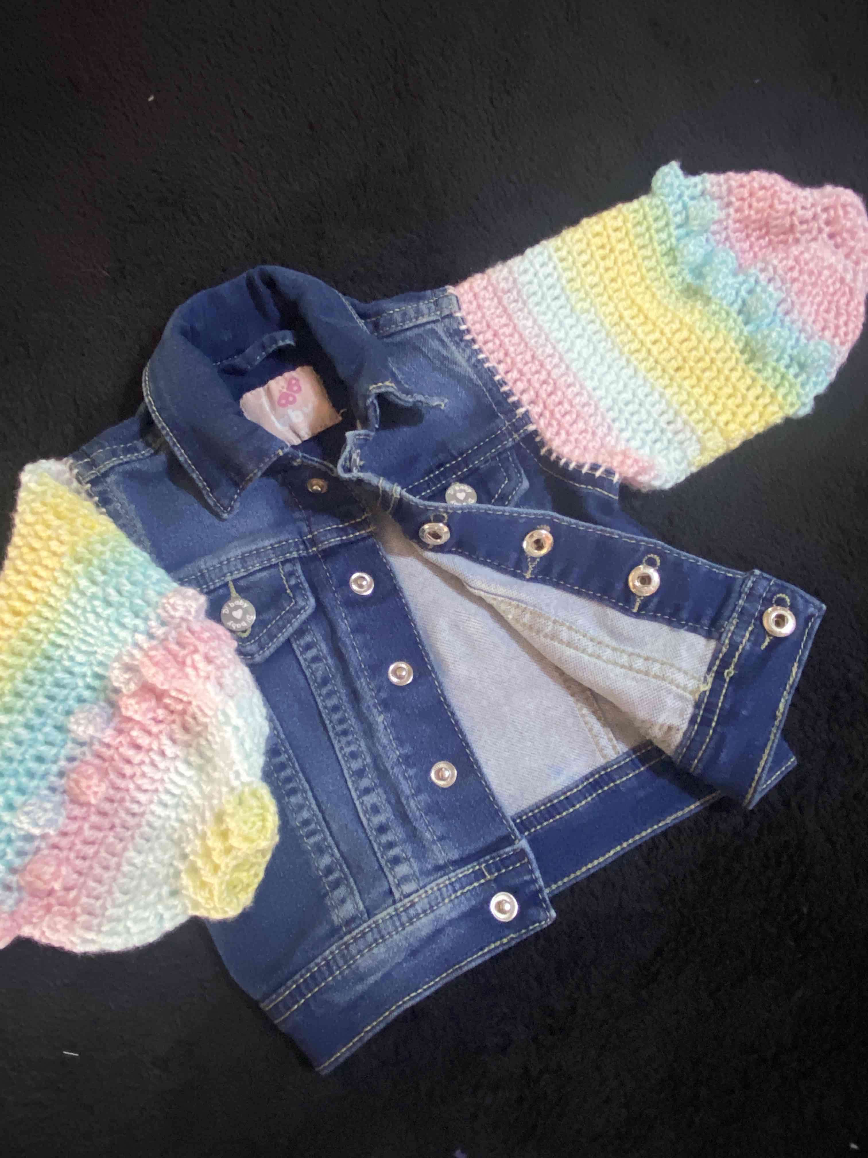 Chaqueta de mezclilla con mangas de colores tejida - miniatura 4