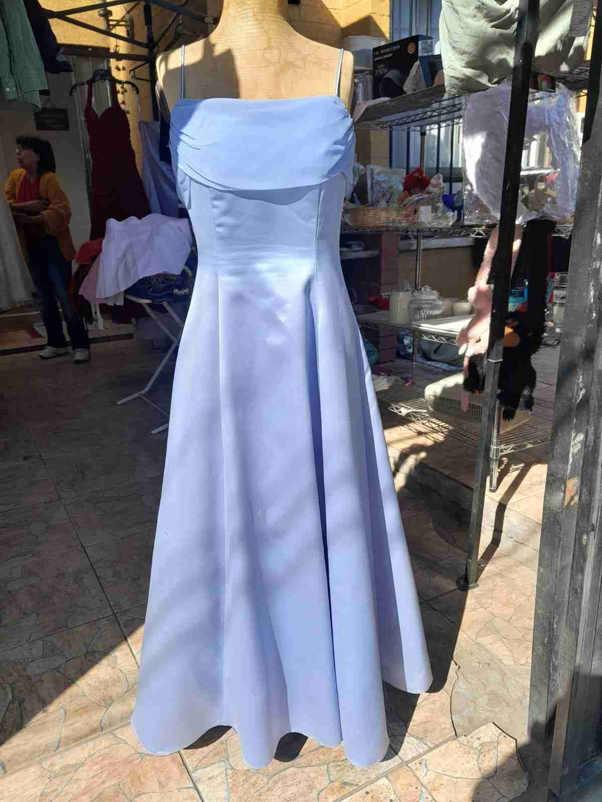 Vestido largo celeste elegante - miniatura 1