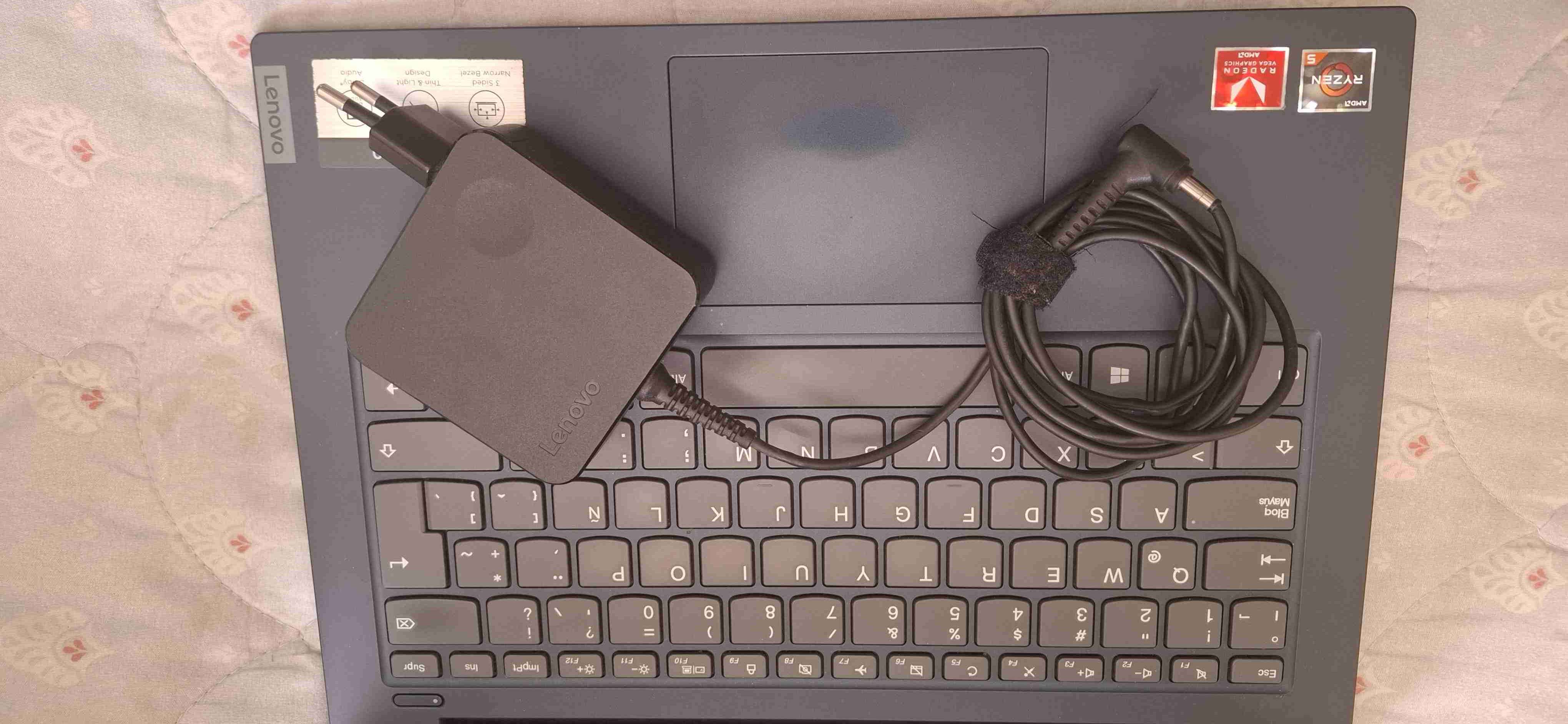 Laptop Lenovo IdeaPad S340 14" - miniatura 4