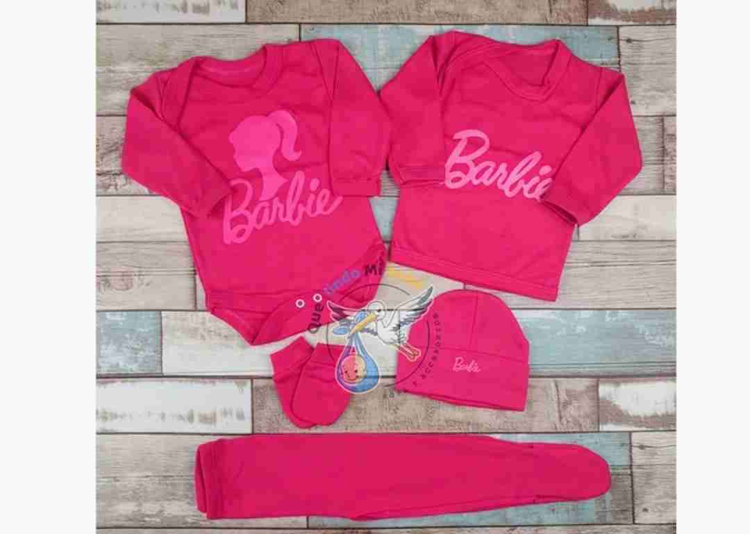 Conjunto bebé Barbie y hello Kitty rosado 5 piezas - miniatura 2