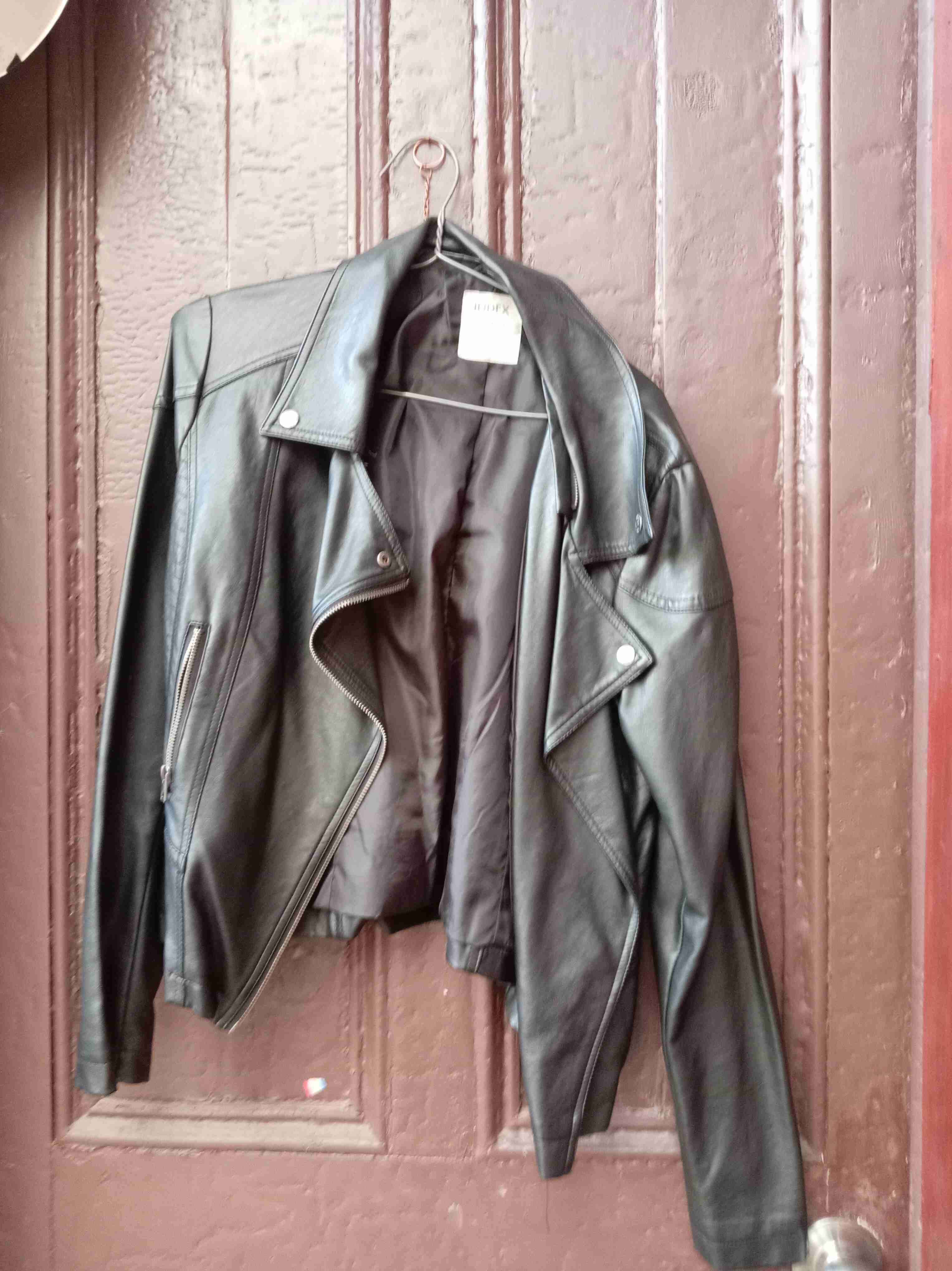 Chaqueta de cuero negra con forro - miniatura 3