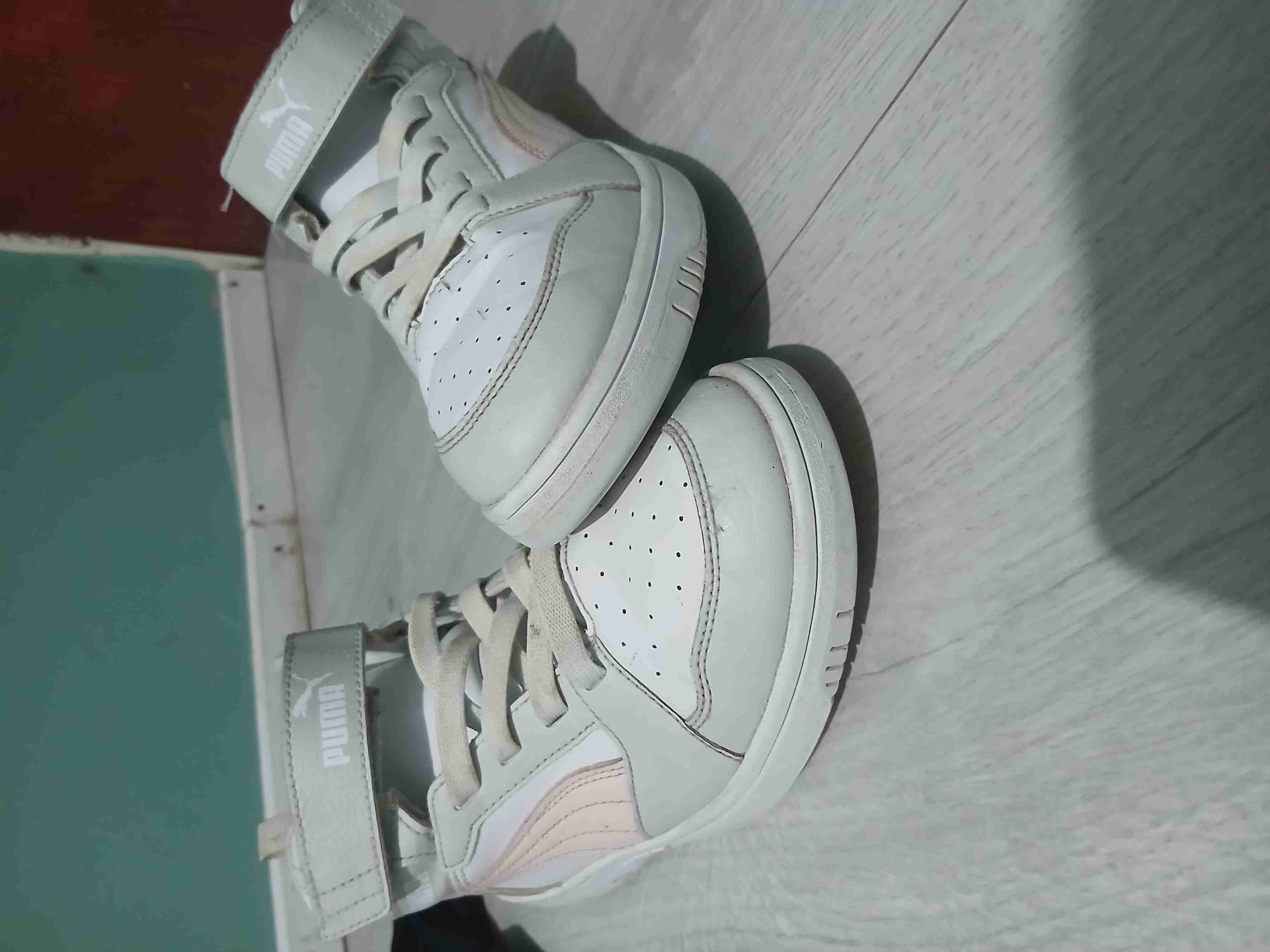 Zapatillas blancas y rosas Puma talla 35 - miniatura 2