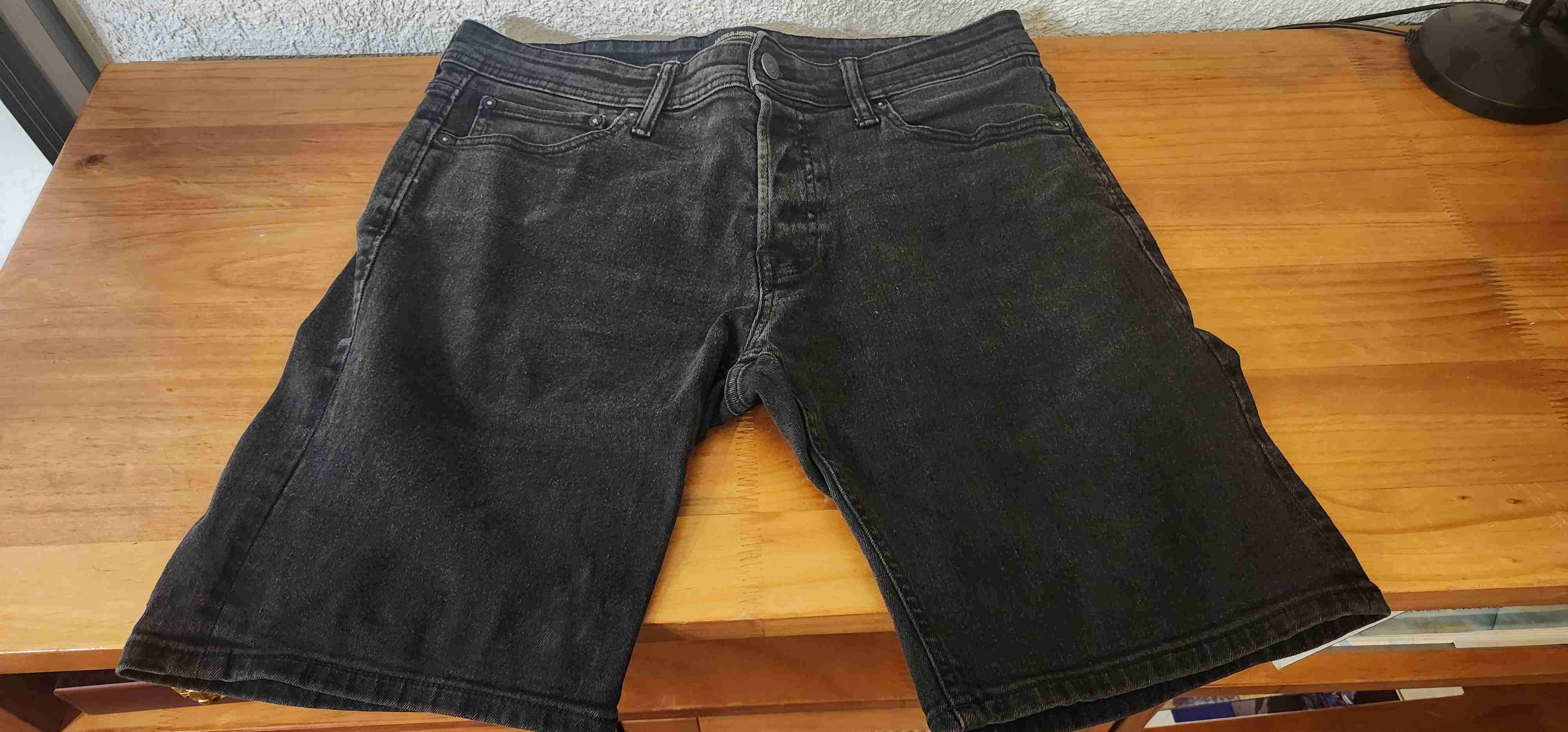 Shorts de mezclilla negros