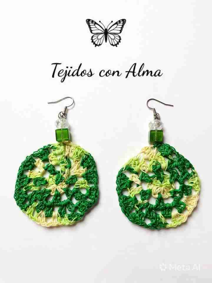 Aros tejidos con perlas verdes - miniatura 2