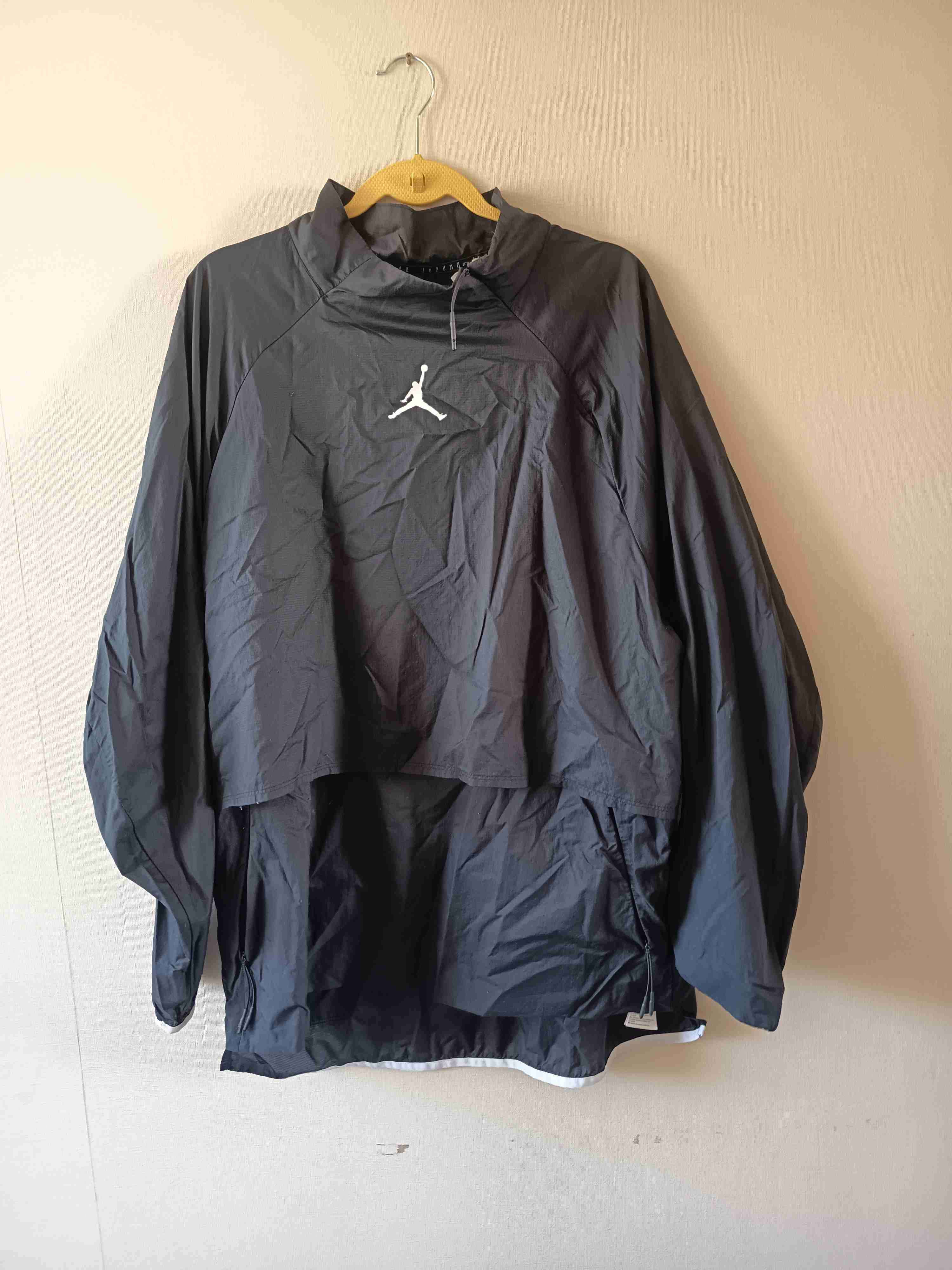 Cortaviento negro jordan - miniatura 1