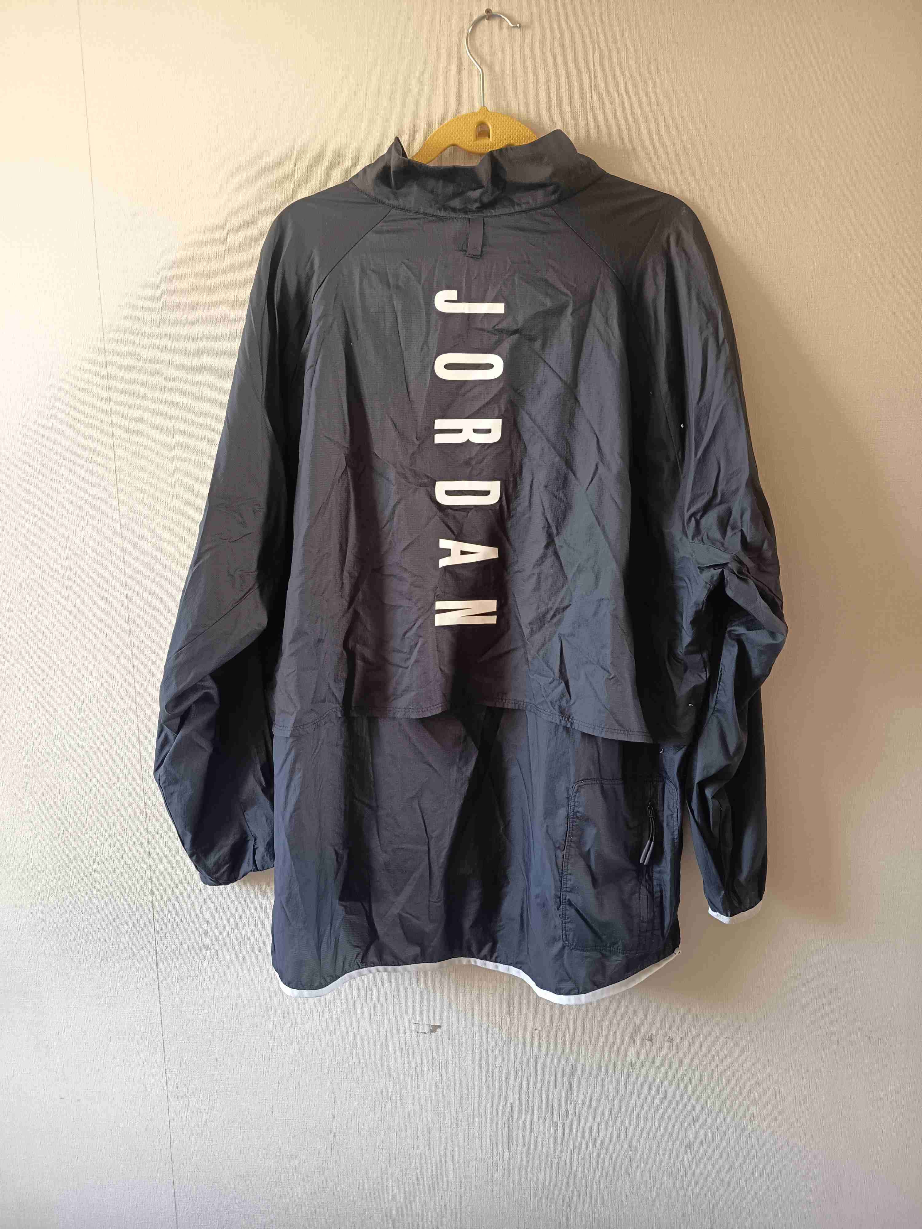 Cortaviento negro jordan - miniatura 2