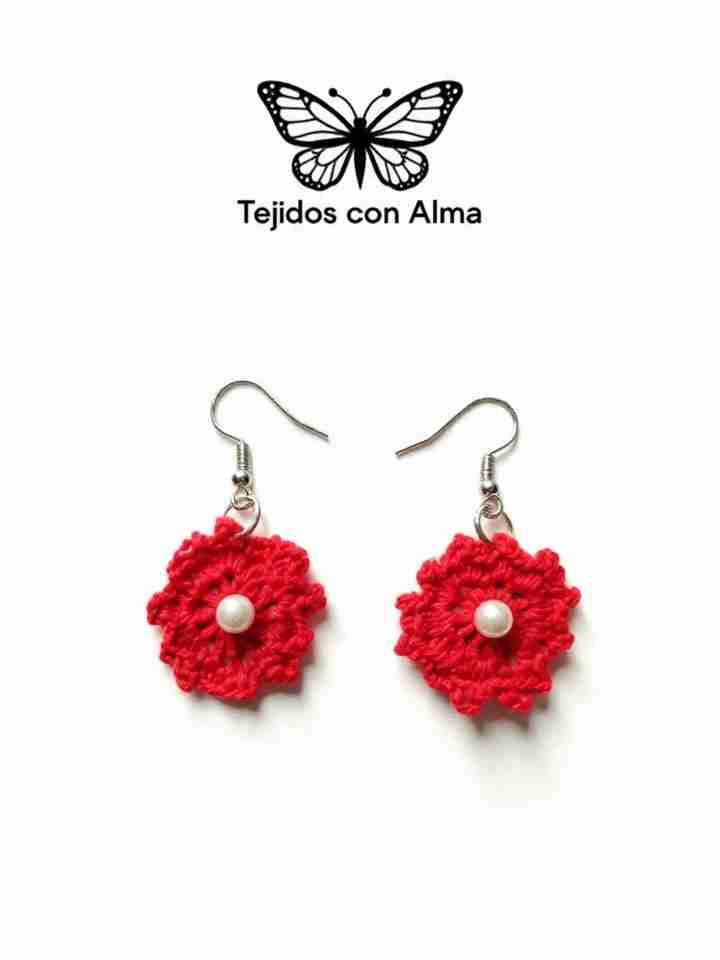 Aros tejidos rojos con perla - miniatura 1