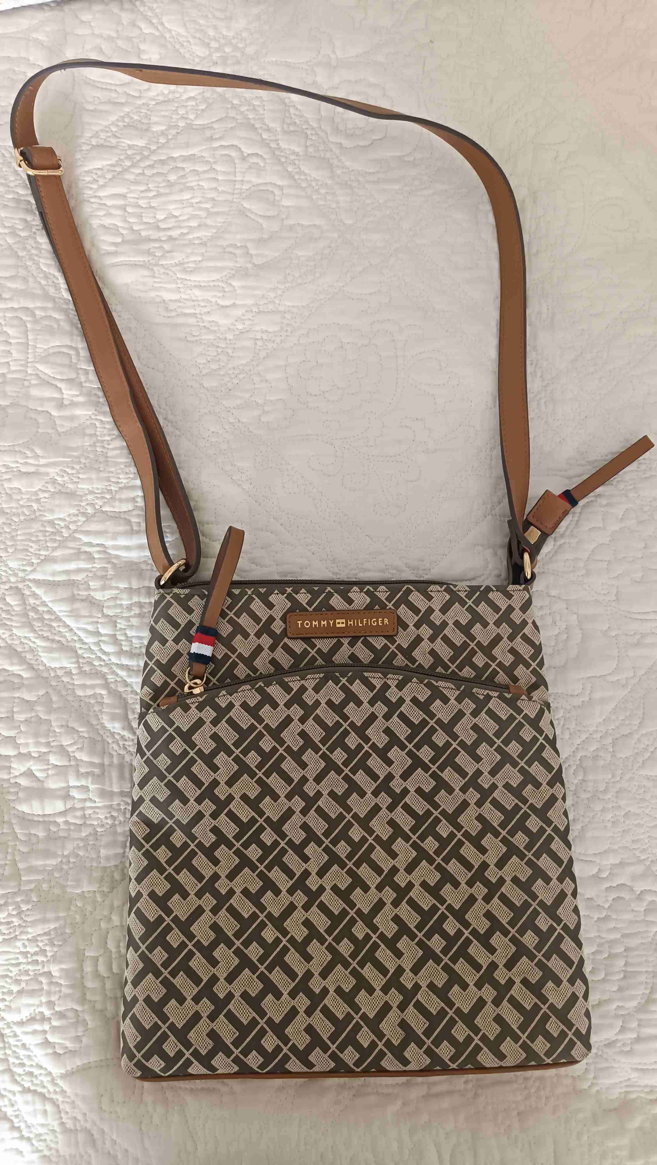 Cartera Tommy Hilfiger café