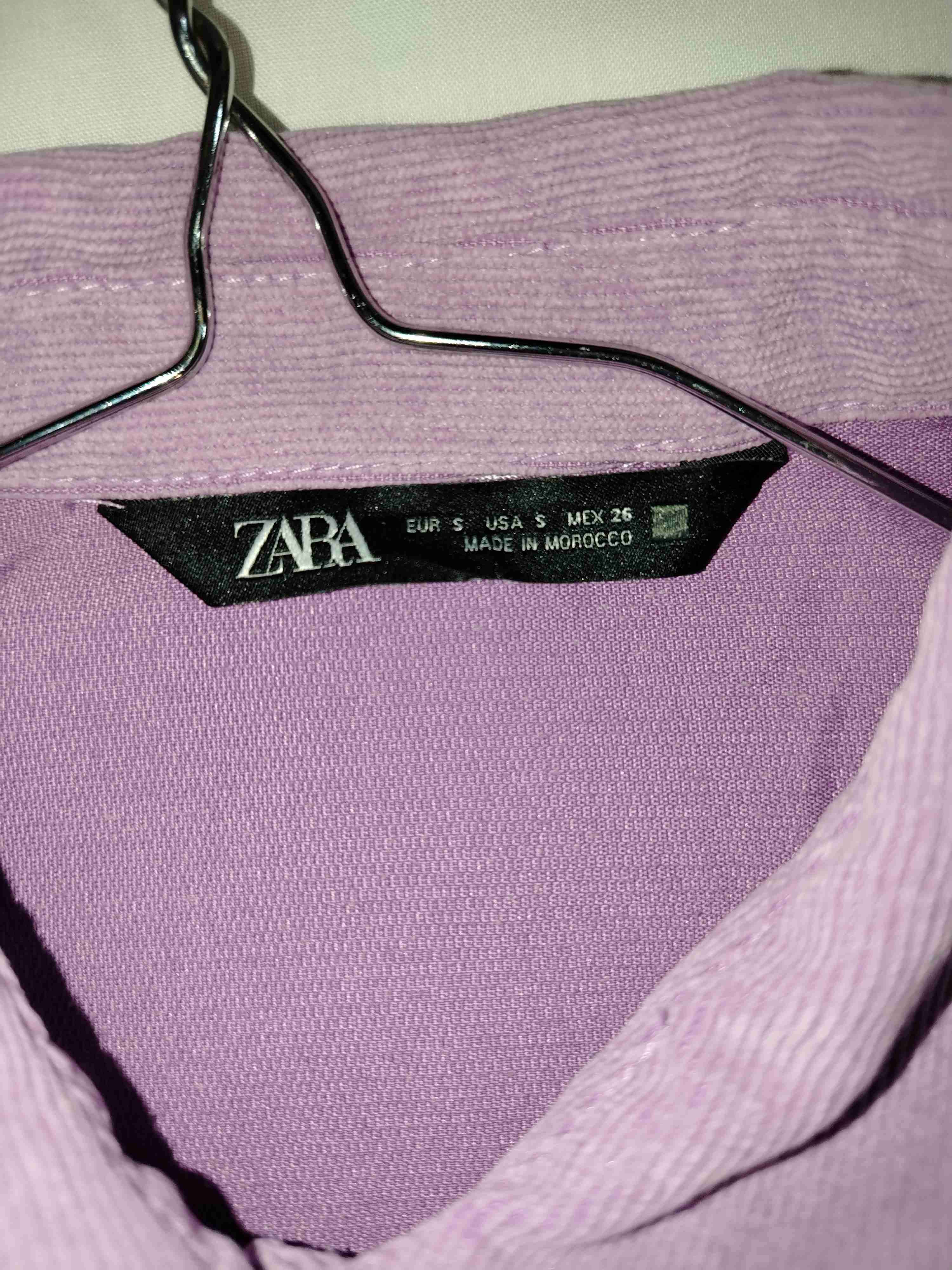 Camisa morada de manga larga con bolsillos - miniatura 2