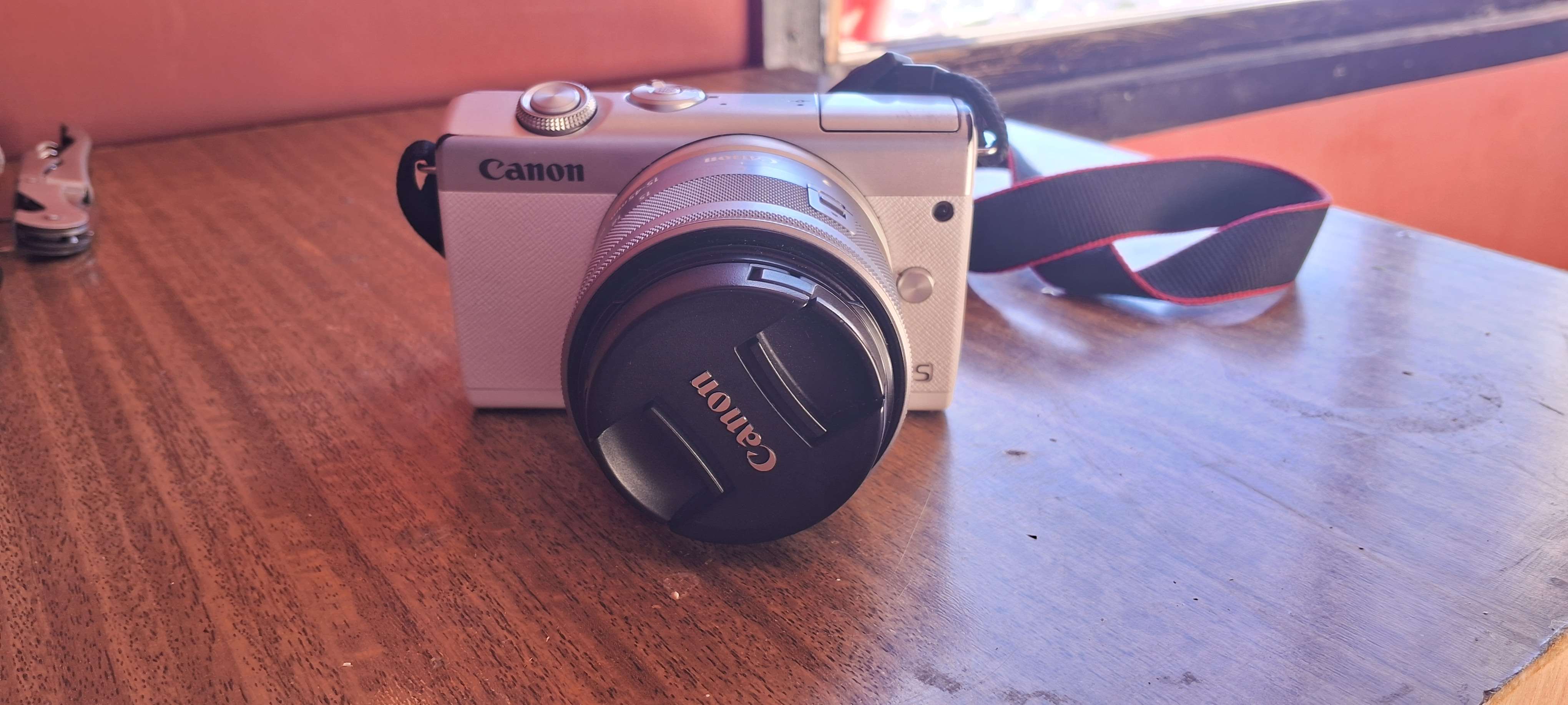 Cámara Canon con lente 15-45mm mirrorless - miniatura 1