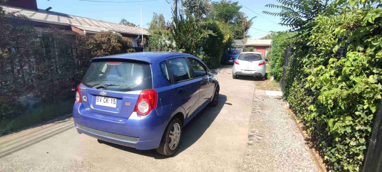 Chevrolet Aveo 3 Auto sedán azul en buen estado - miniatura 3