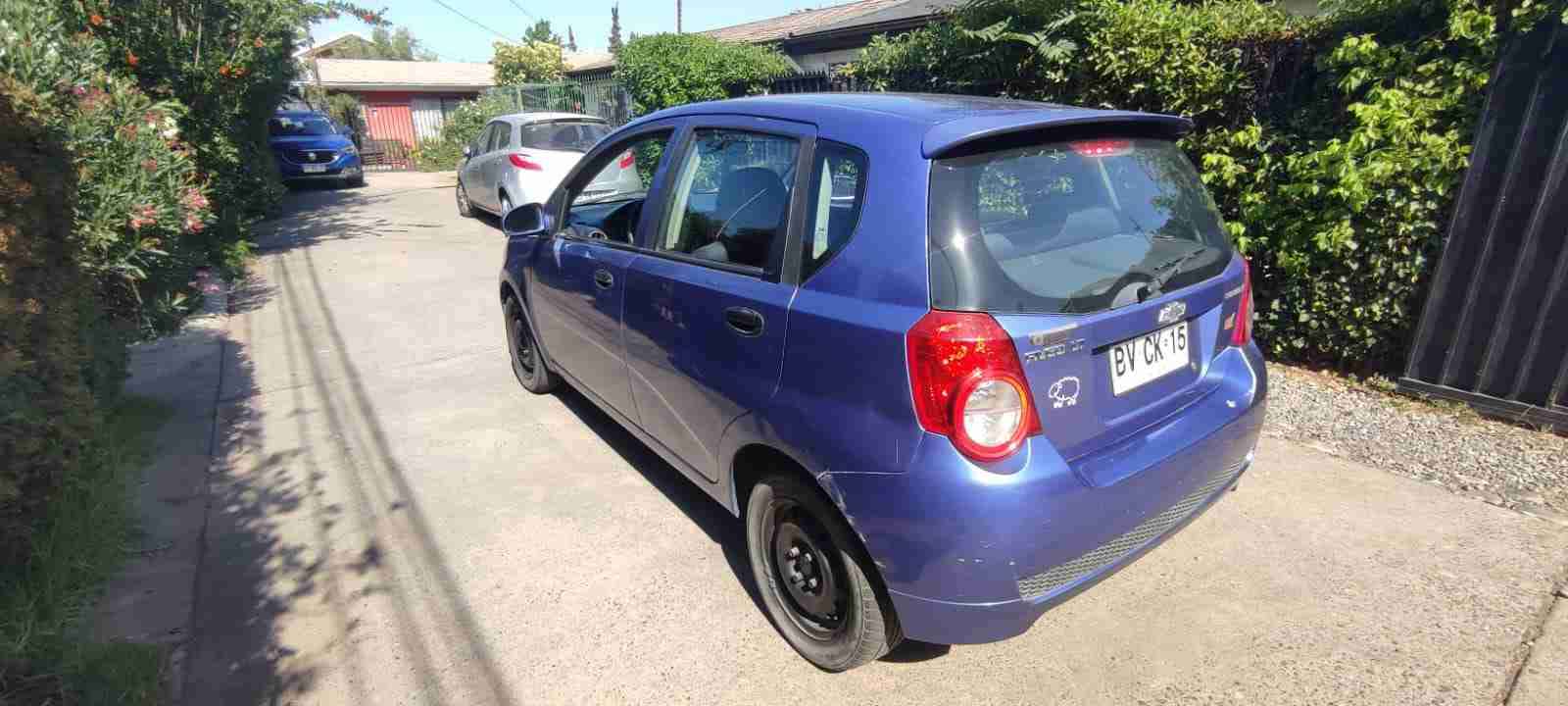 Chevrolet Aveo 3 Auto sedán azul en buen estado - miniatura 4