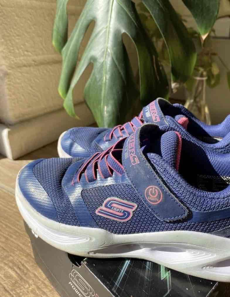 Zapatillas Skechers con luces - miniatura 1