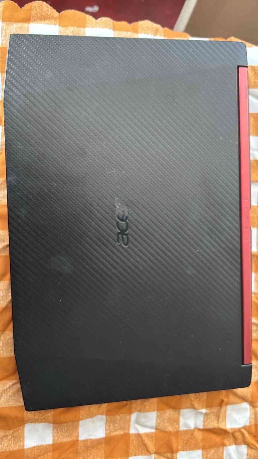 notebook Acer con teclado retroiluminado - miniatura 2