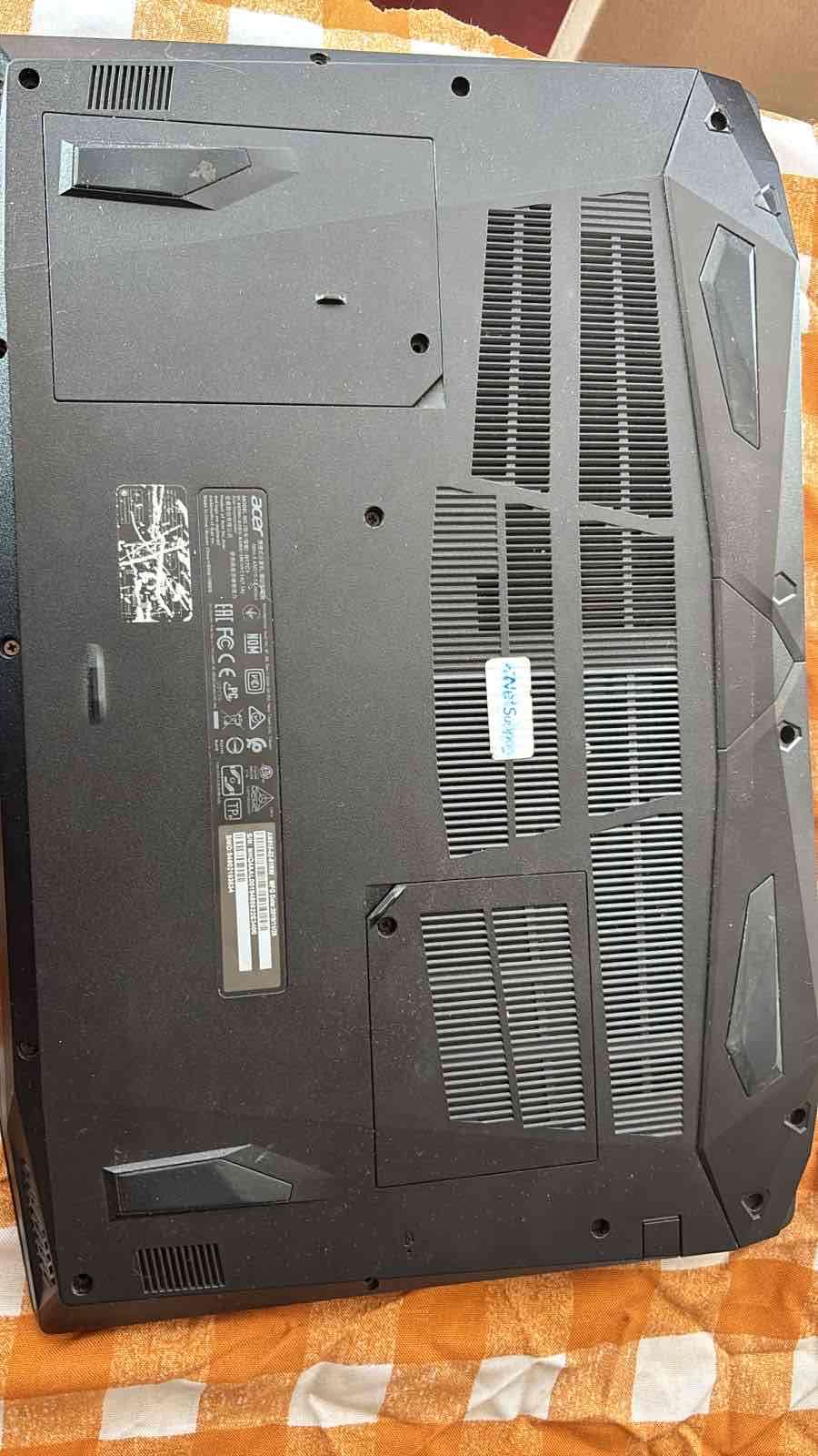 notebook Acer con teclado retroiluminado - miniatura 3