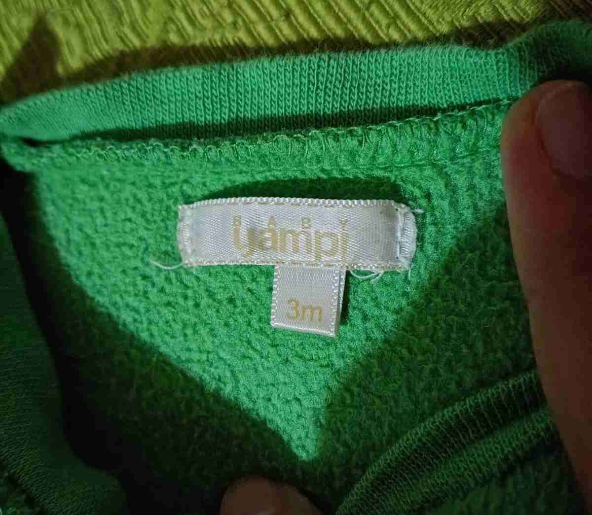 Pijama verde para bebé - miniatura 2