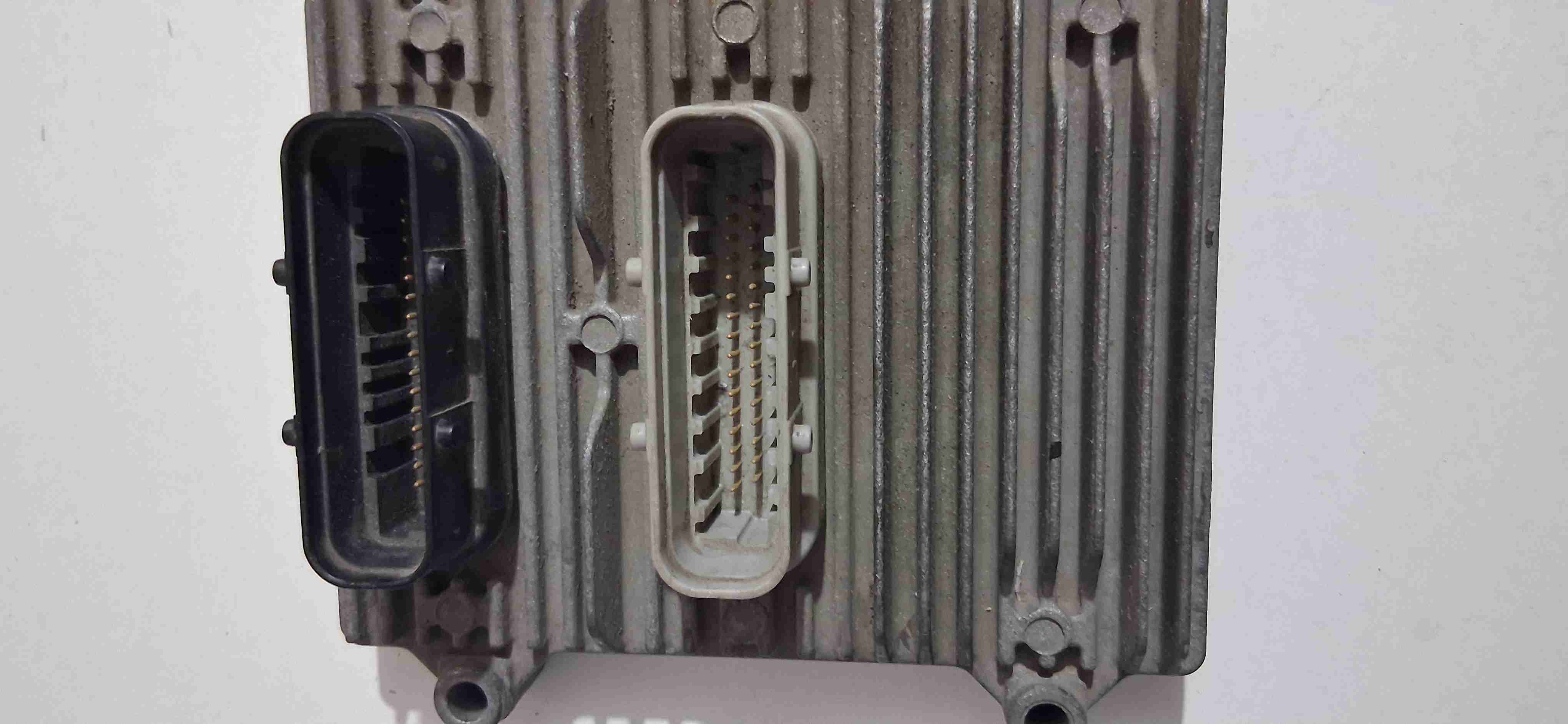 Computador de auto chevrolet corsa 2011 - miniatura 1