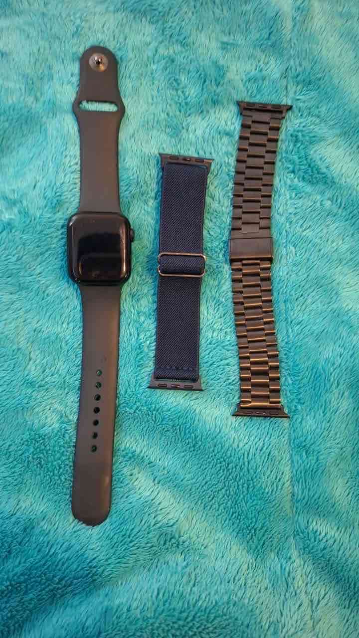 Smartwatch negro con correas - miniatura 6