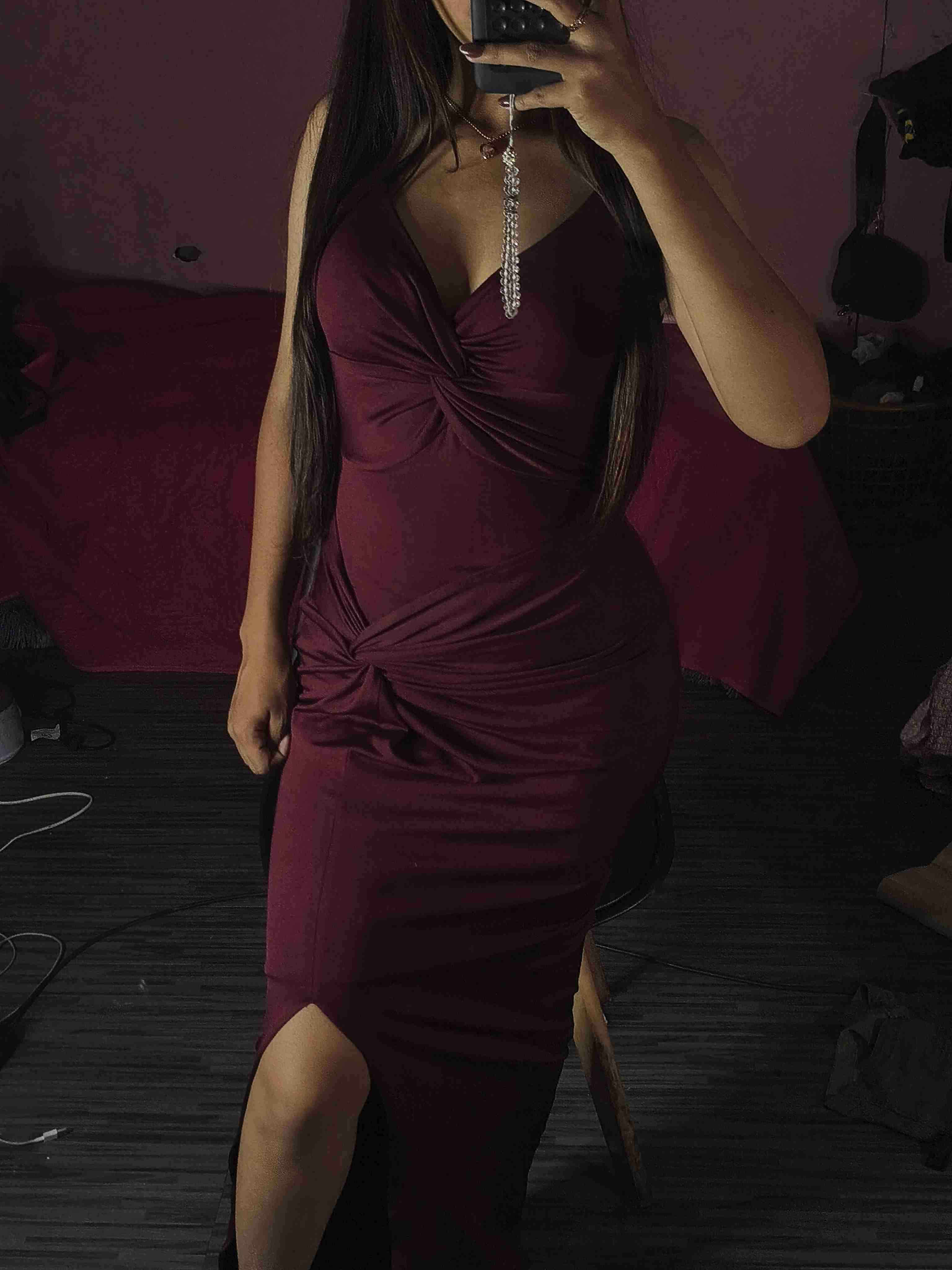 Vestido largo burdeos con nudo