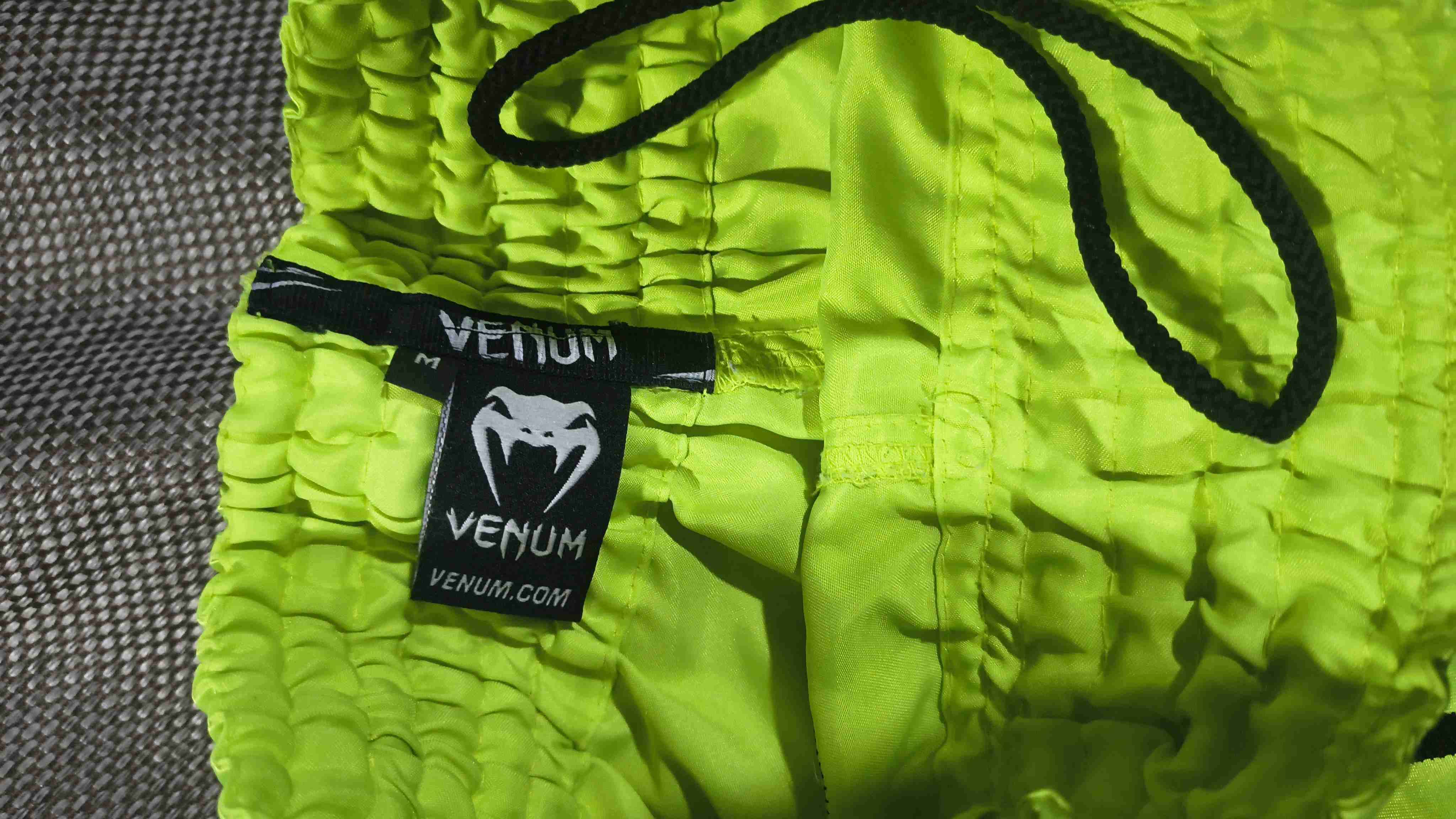 Shorts deportivos Venum amarillos - miniatura 2