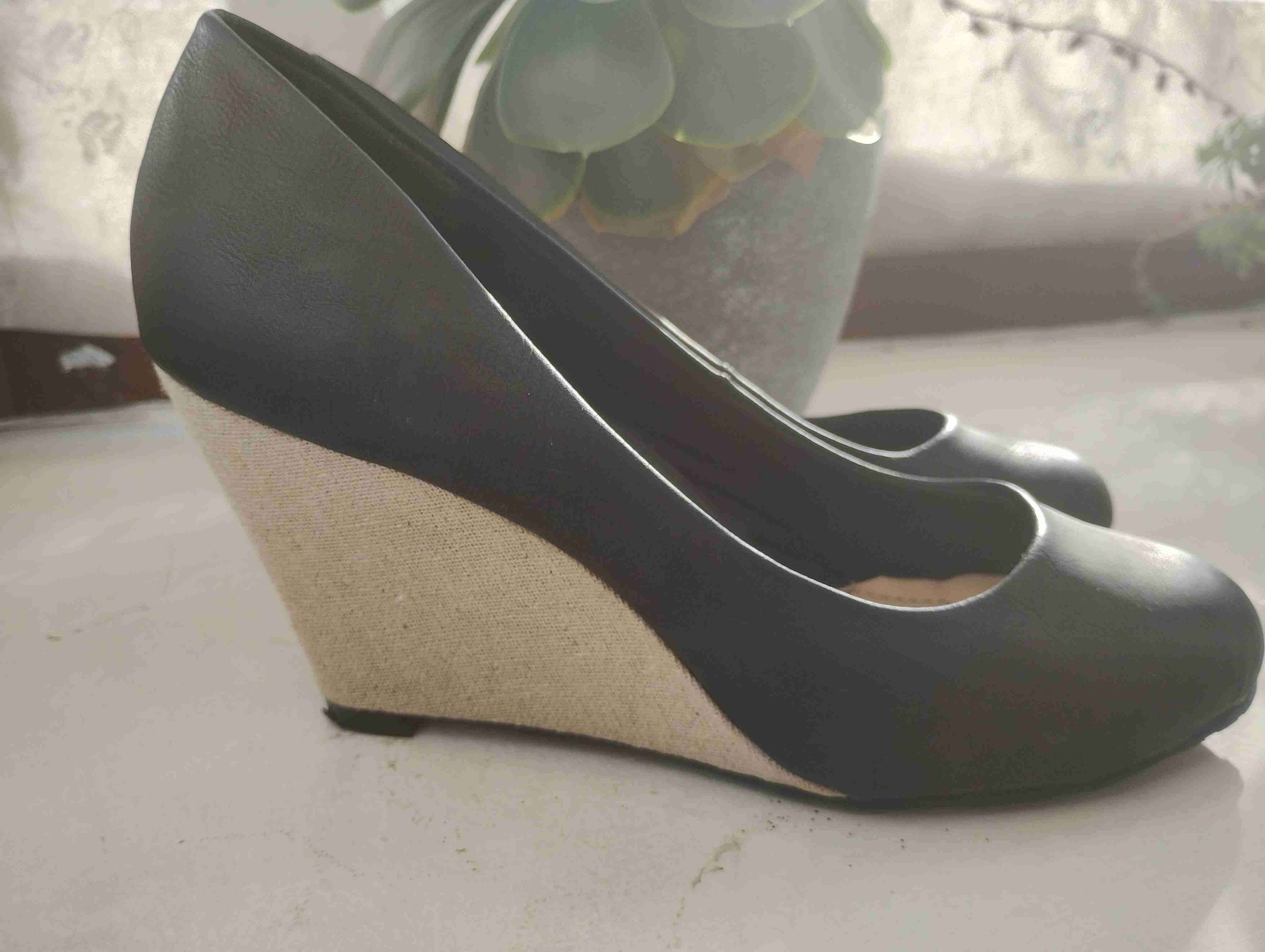 Zapatos negros de cuña - miniatura 1