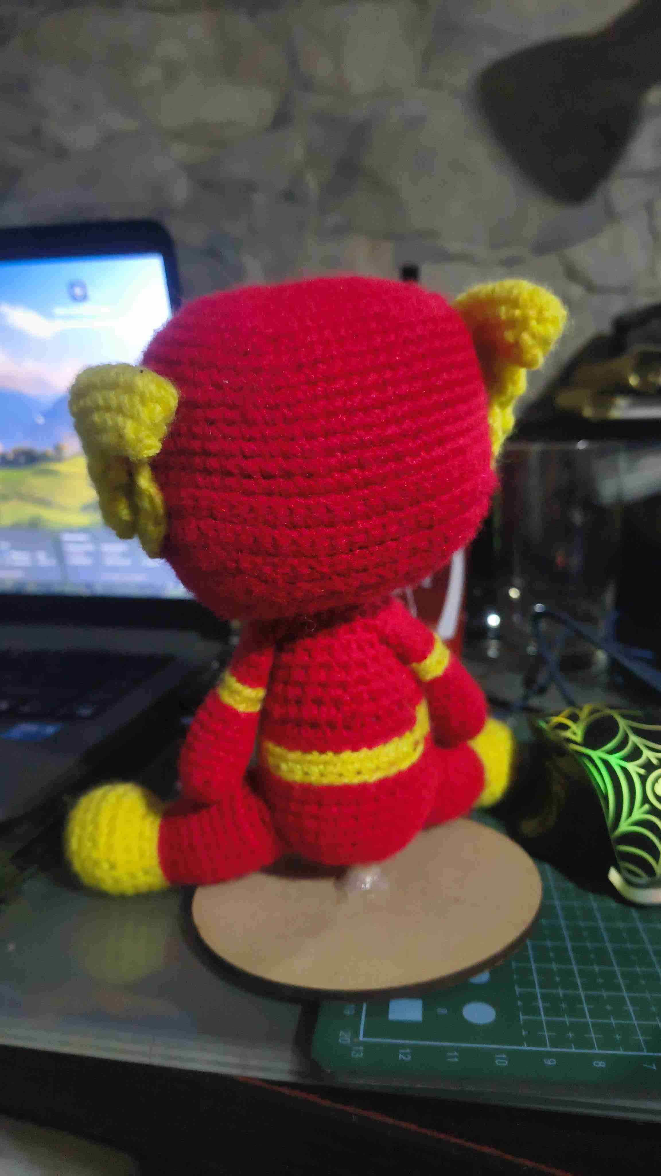 Peluche tejido de superhéroe - miniatura 2