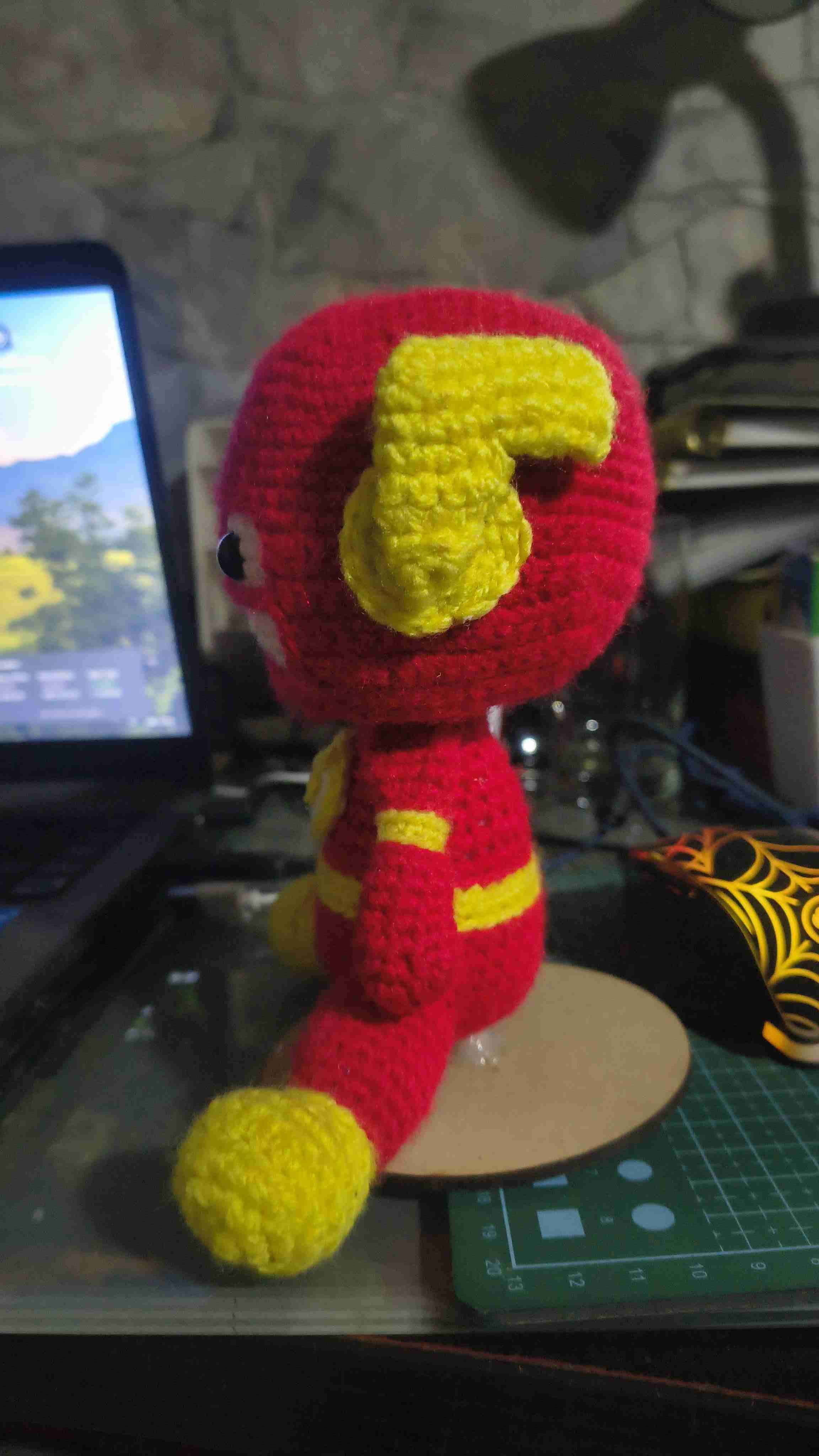 Peluche tejido de superhéroe - miniatura 3