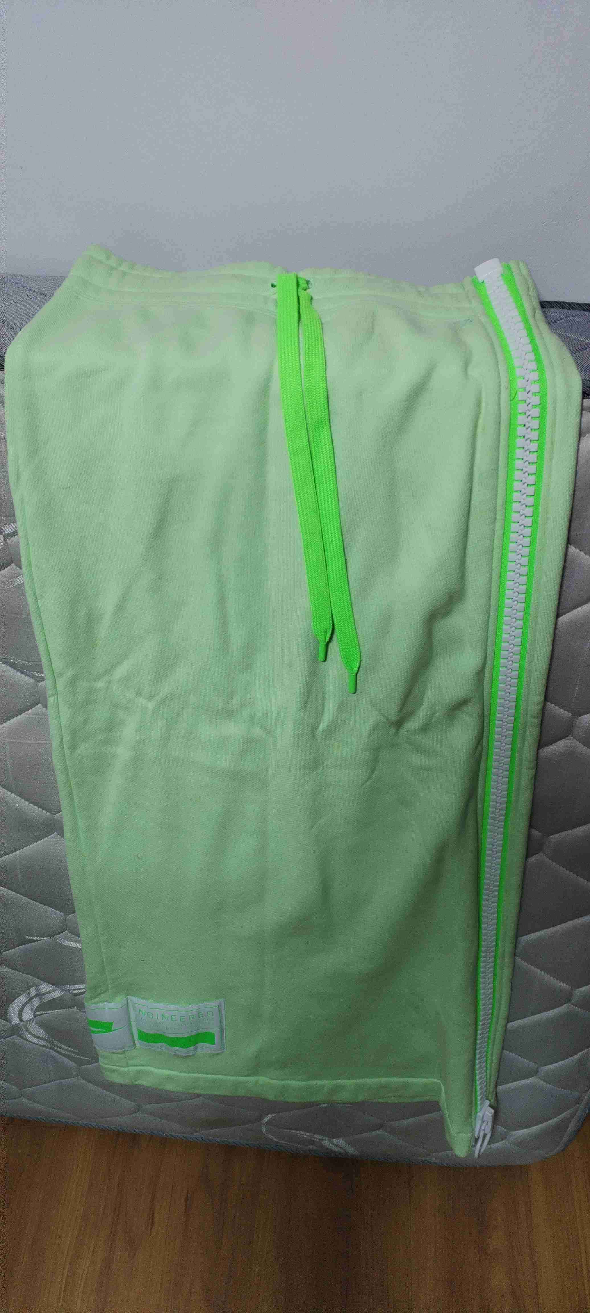 Shorts de jeans con tachas - miniatura 5