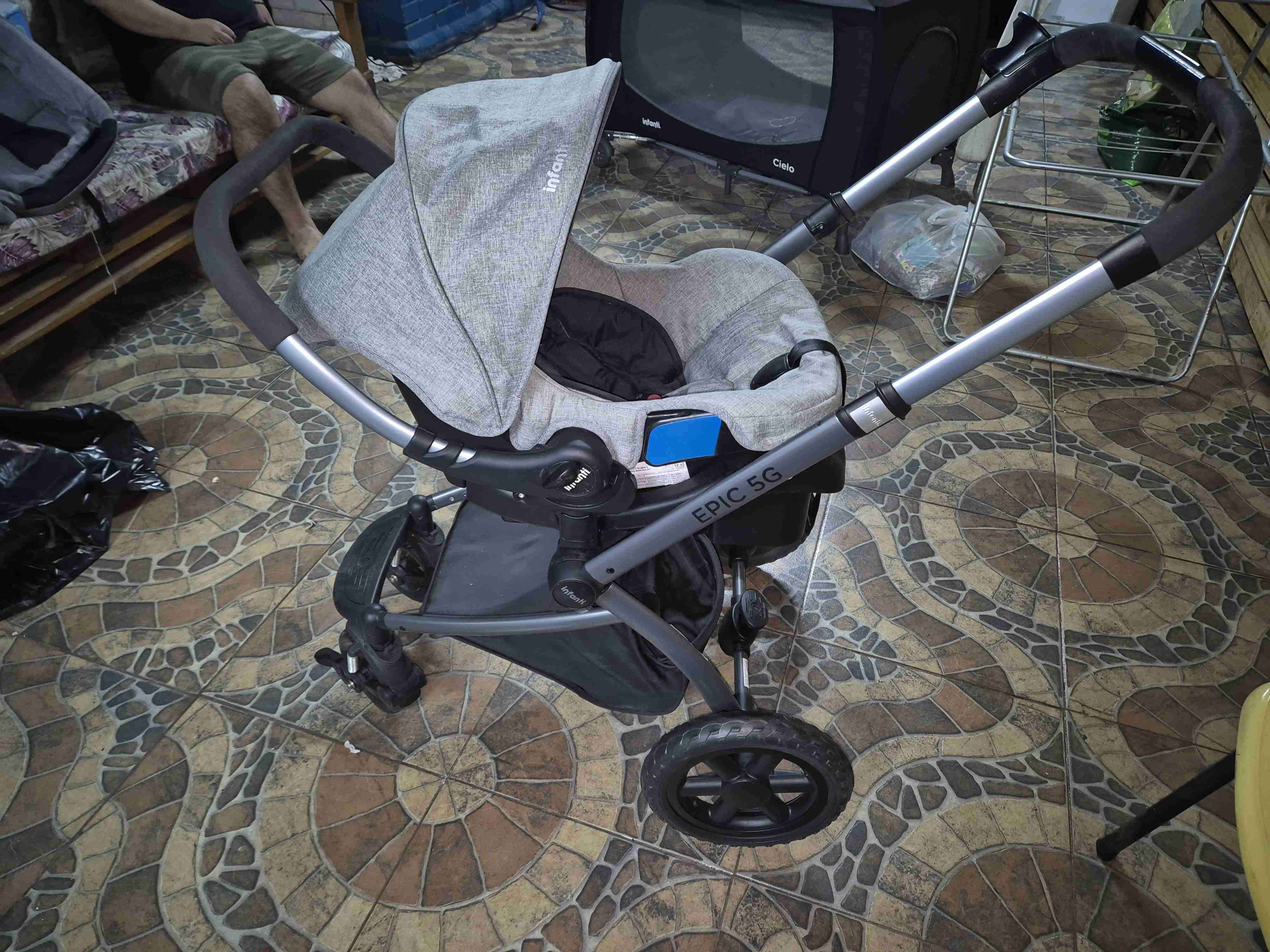 Coche para bebé Infanti gris Epic 5G - miniatura 2